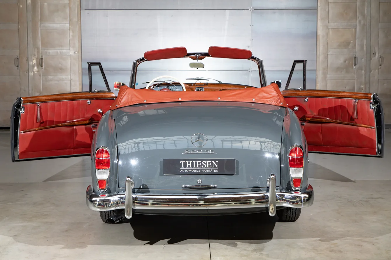 1960 Mercedes-Benz 220 SE Cabriolet Ponton, 6/23