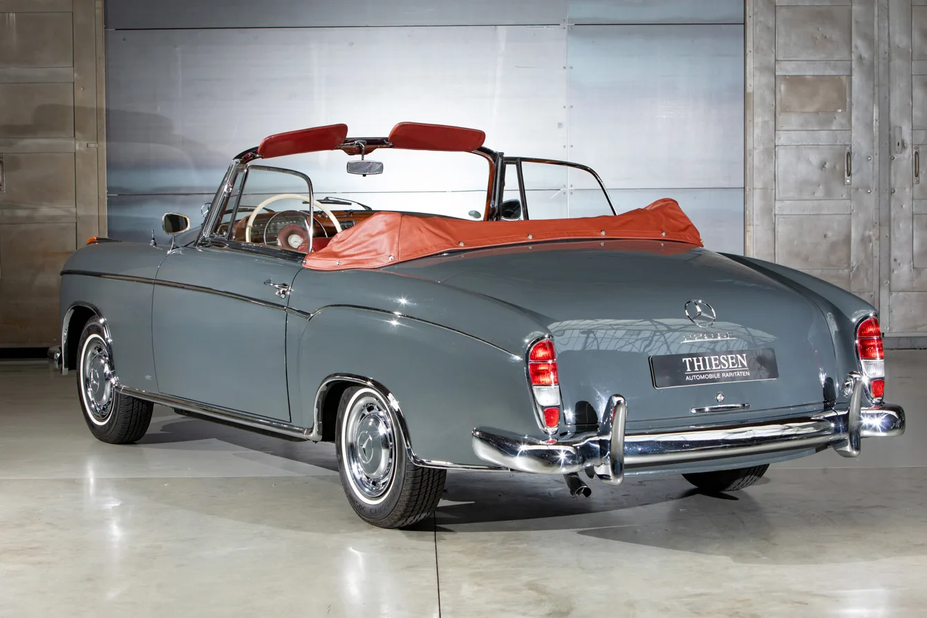 1960 Mercedes-Benz 220 SE Cabriolet Ponton, 7/23