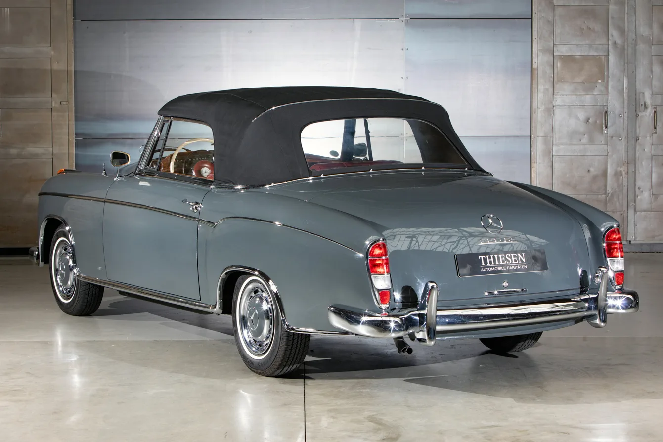 1960 Mercedes-Benz 220 SE Cabriolet Ponton, 8/23