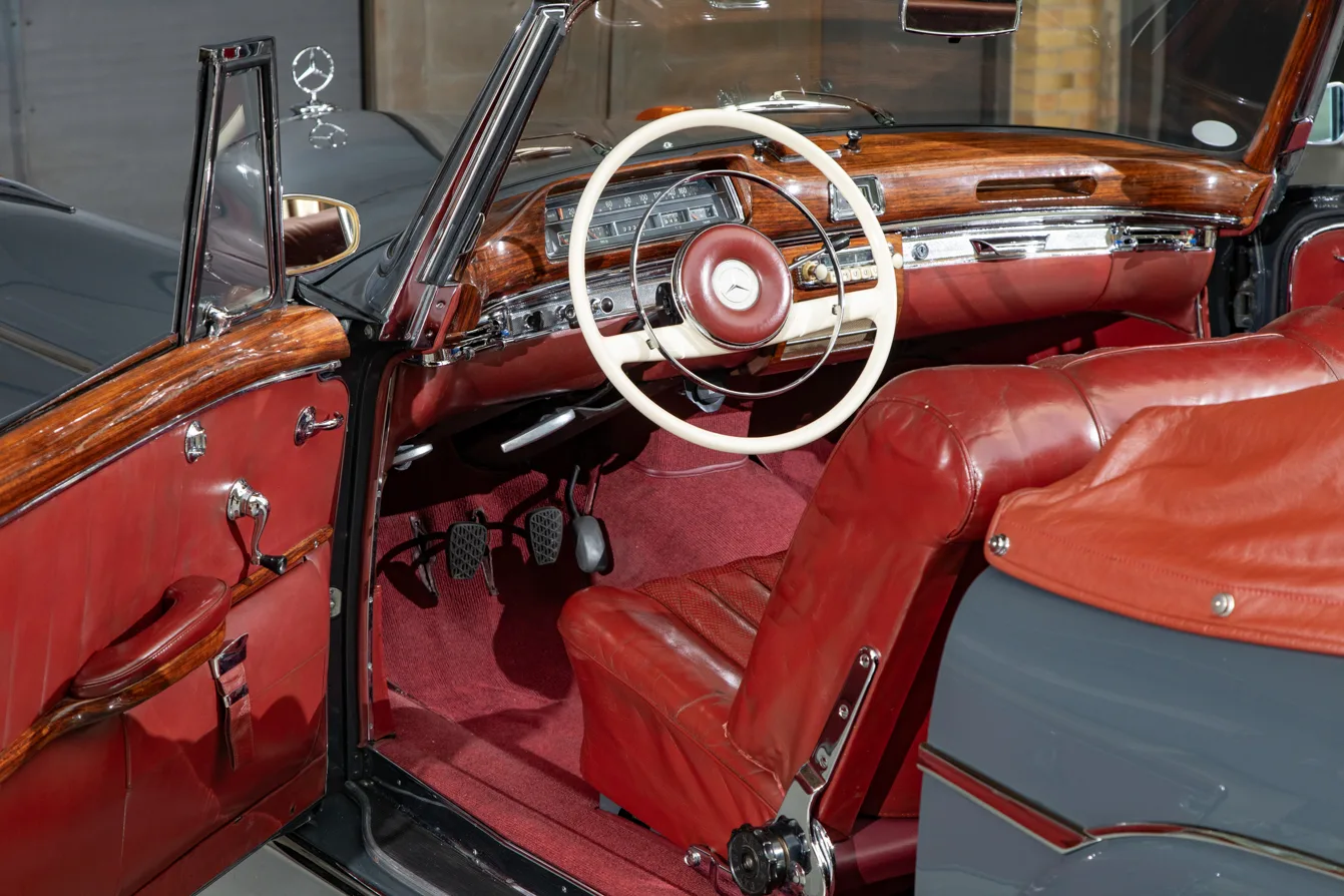 1960 Mercedes-Benz 220 SE Cabriolet Ponton, 15/23