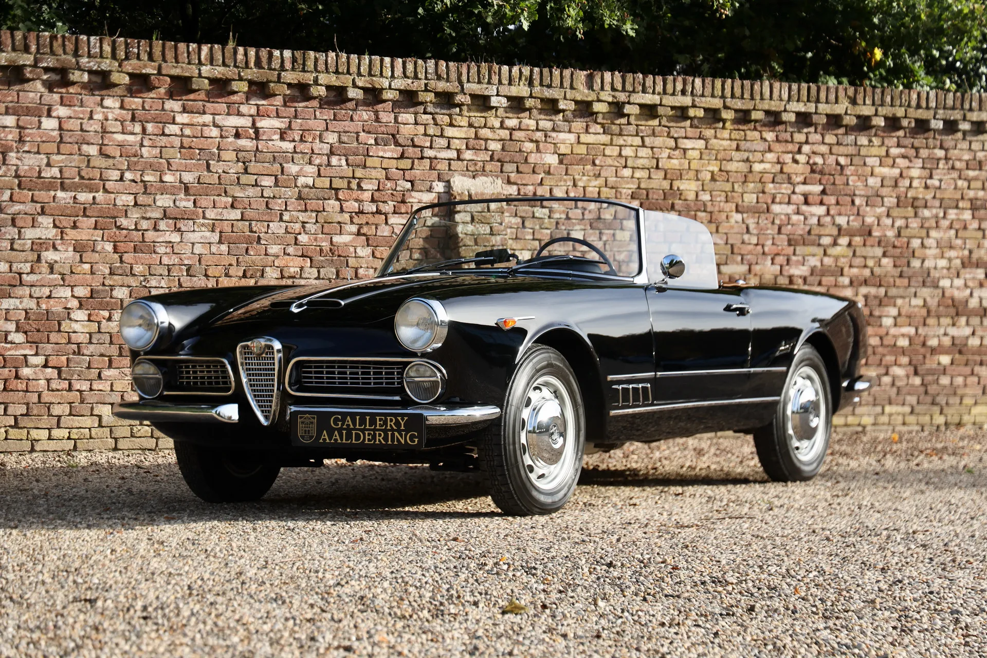 1961 Alfa Romeo 2000 Spider Touring offered by a specialist dealer in Brummen, Netherlands, main photo
