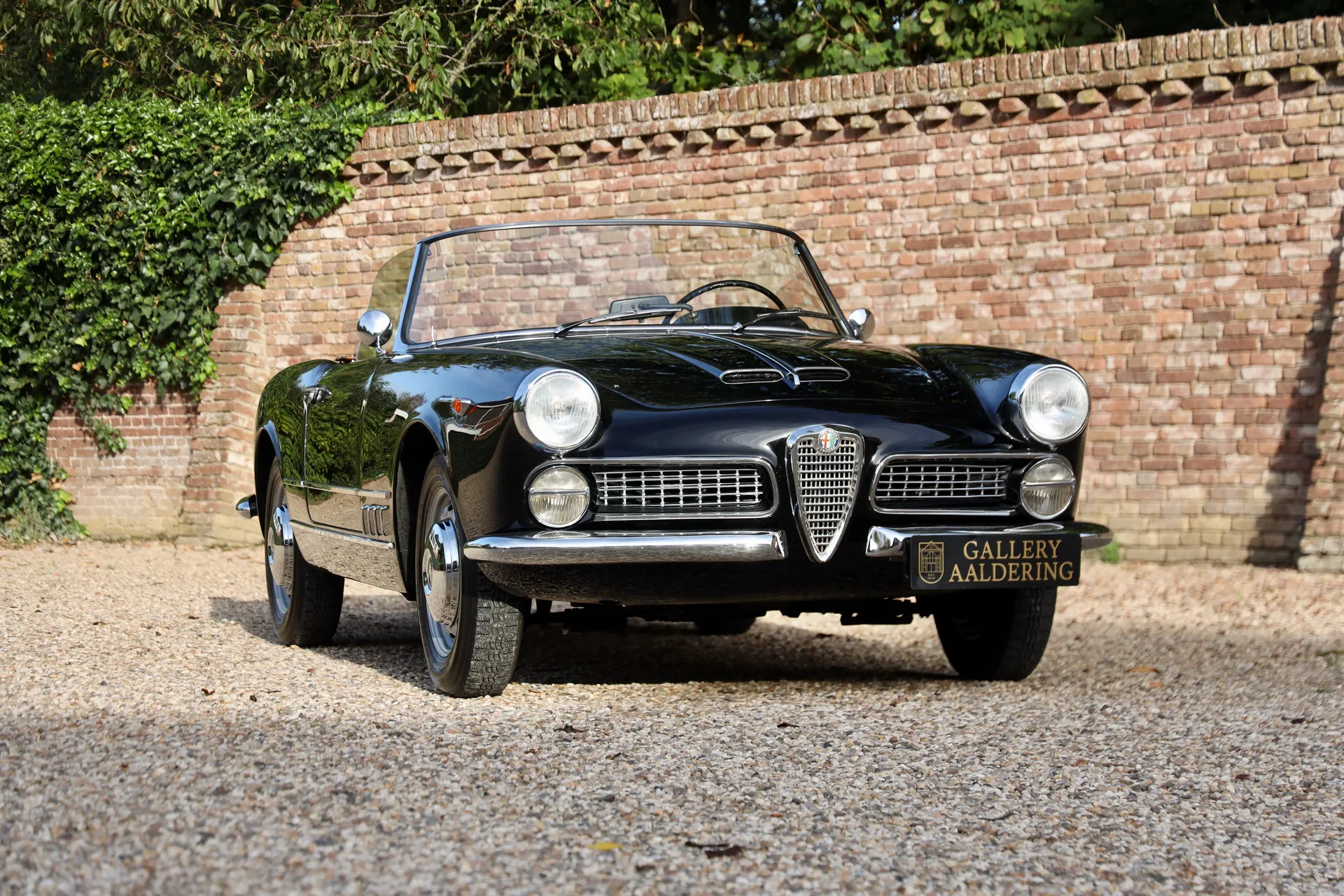 1961 Alfa Romeo 2000 Spider Touring, 7/30