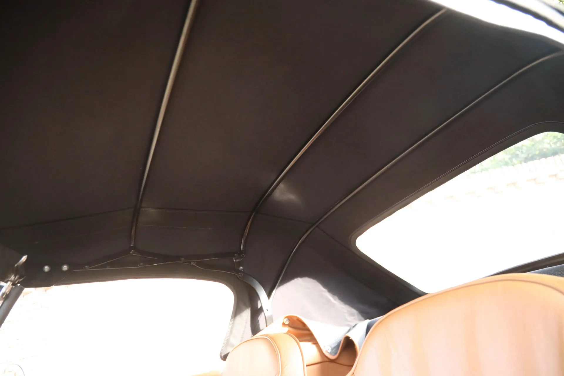 1961 Alfa Romeo 2000 Spider Touring, 17/30