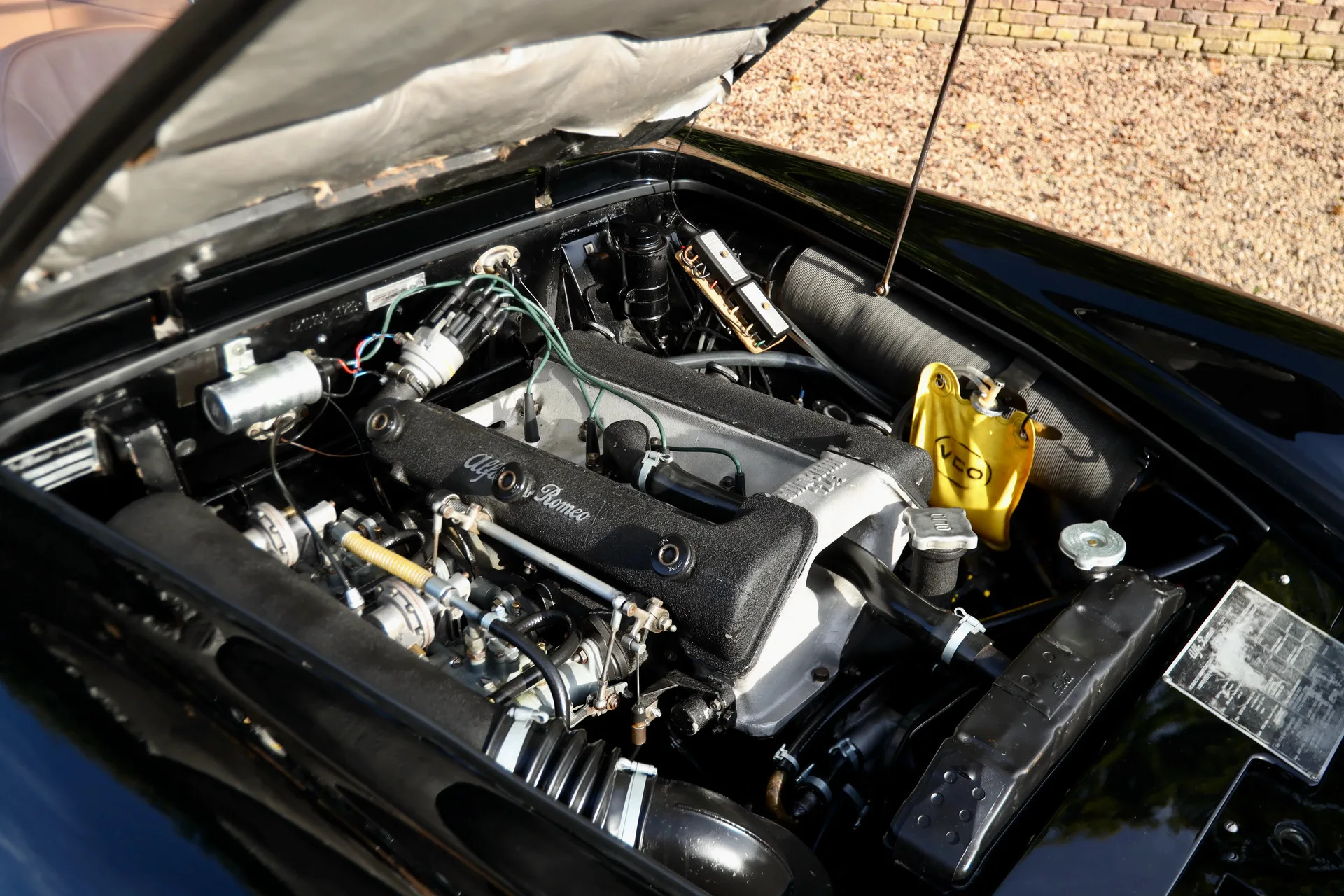 1961 Alfa Romeo 2000 Spider Touring, 23/30