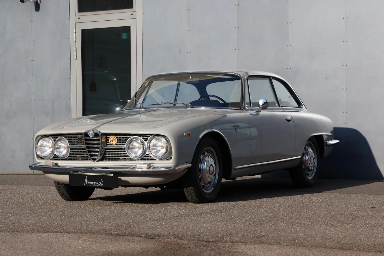 1961 Alfa Romeo 2000 Sprint, 9/24