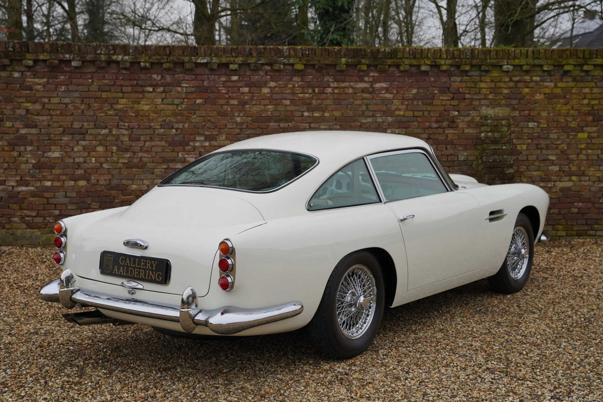 1961 Aston Martin DB4 Series III, 2/30