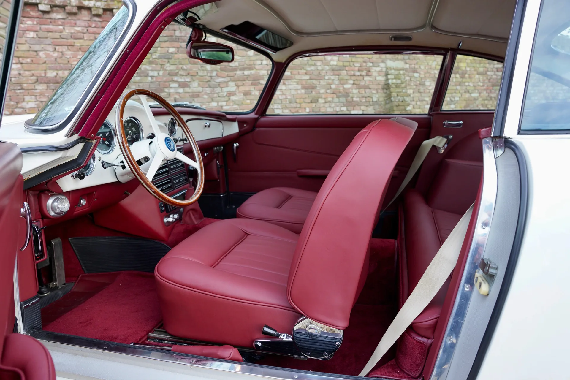 1961 Aston Martin DB4 Series III, 3/30