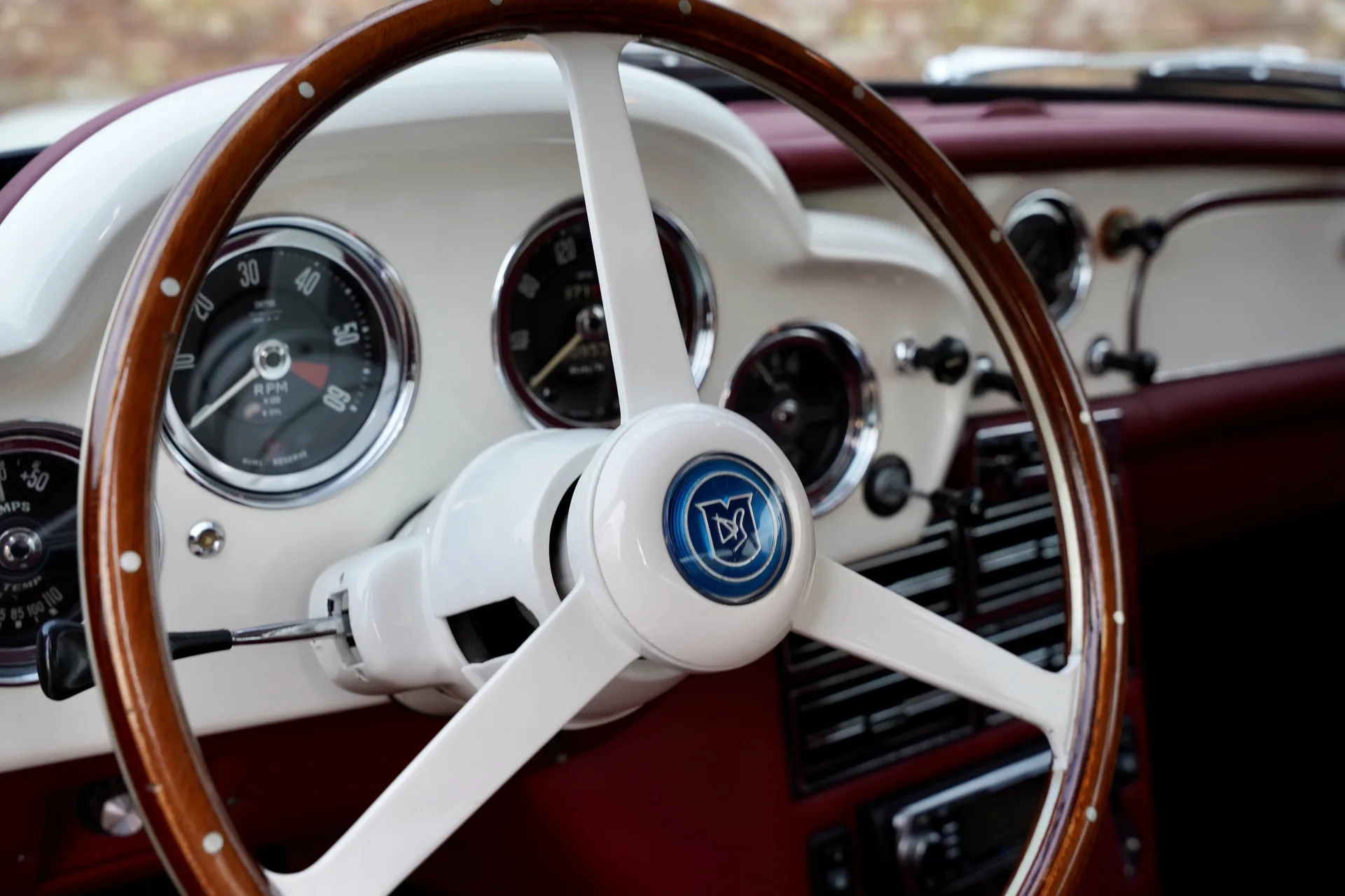 1961 Aston Martin DB4 Series III, 15/30