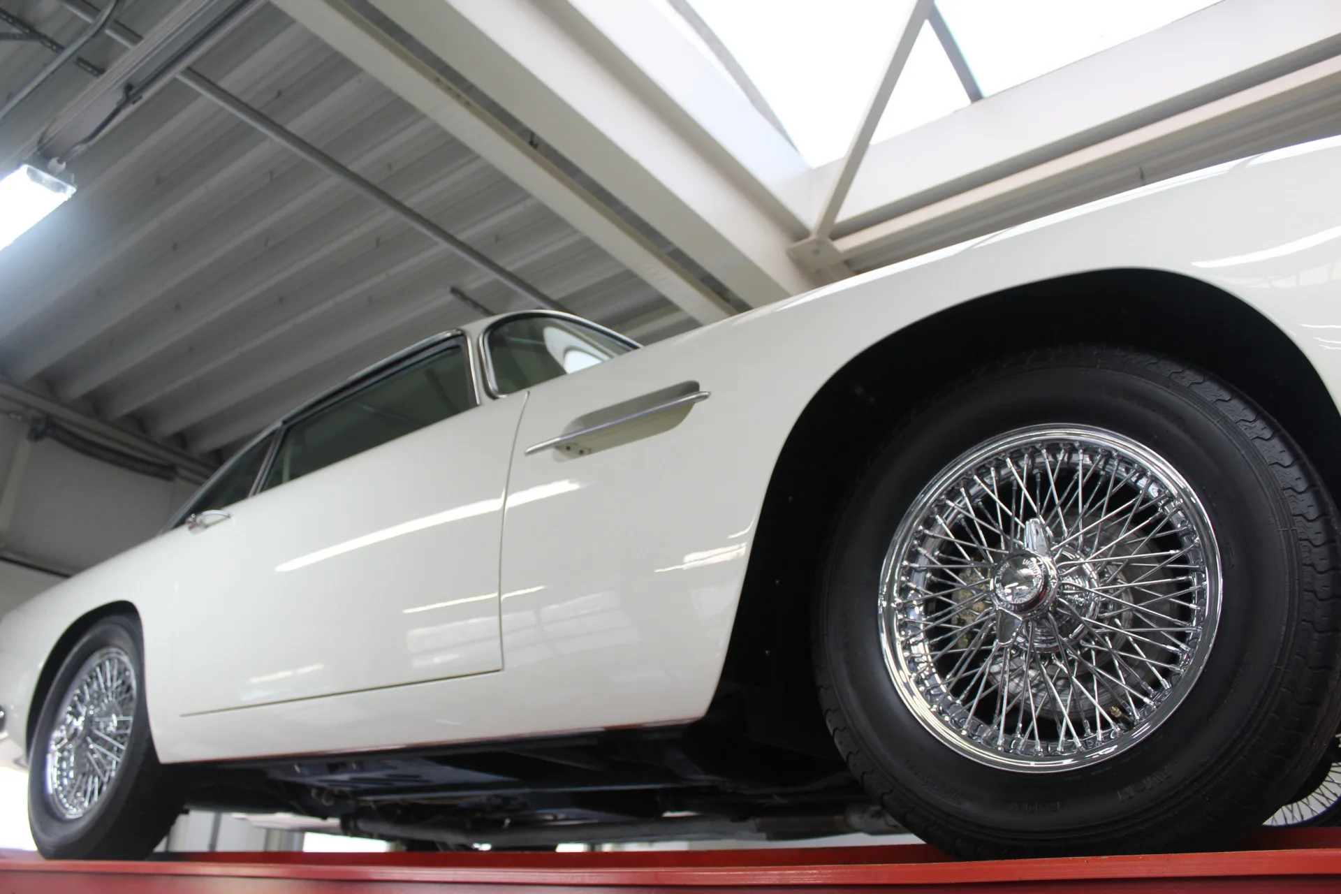 1961 Aston Martin DB4 Series III, 16/30