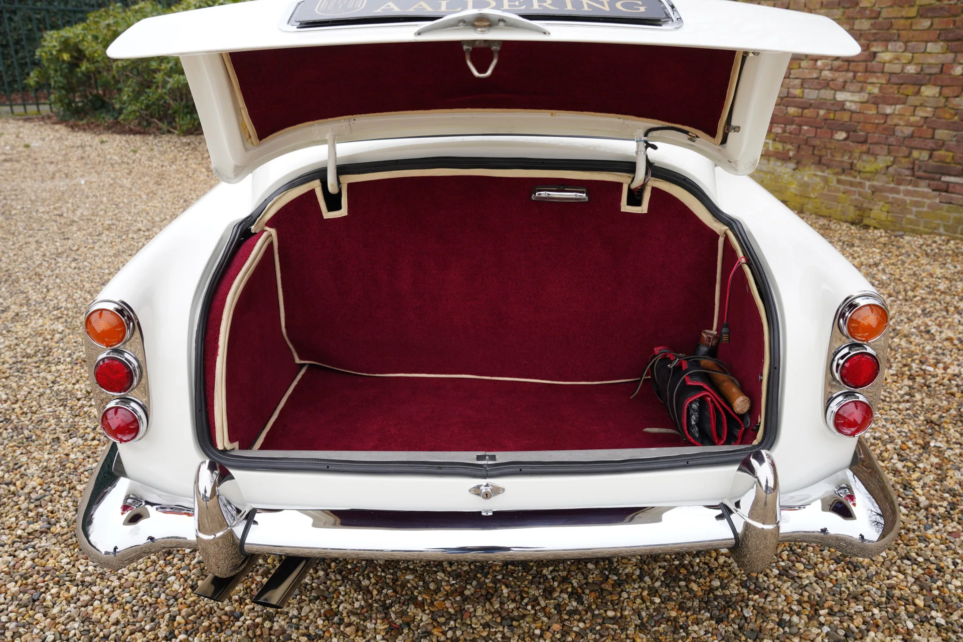 1961 Aston Martin DB4 Series III, 19/30