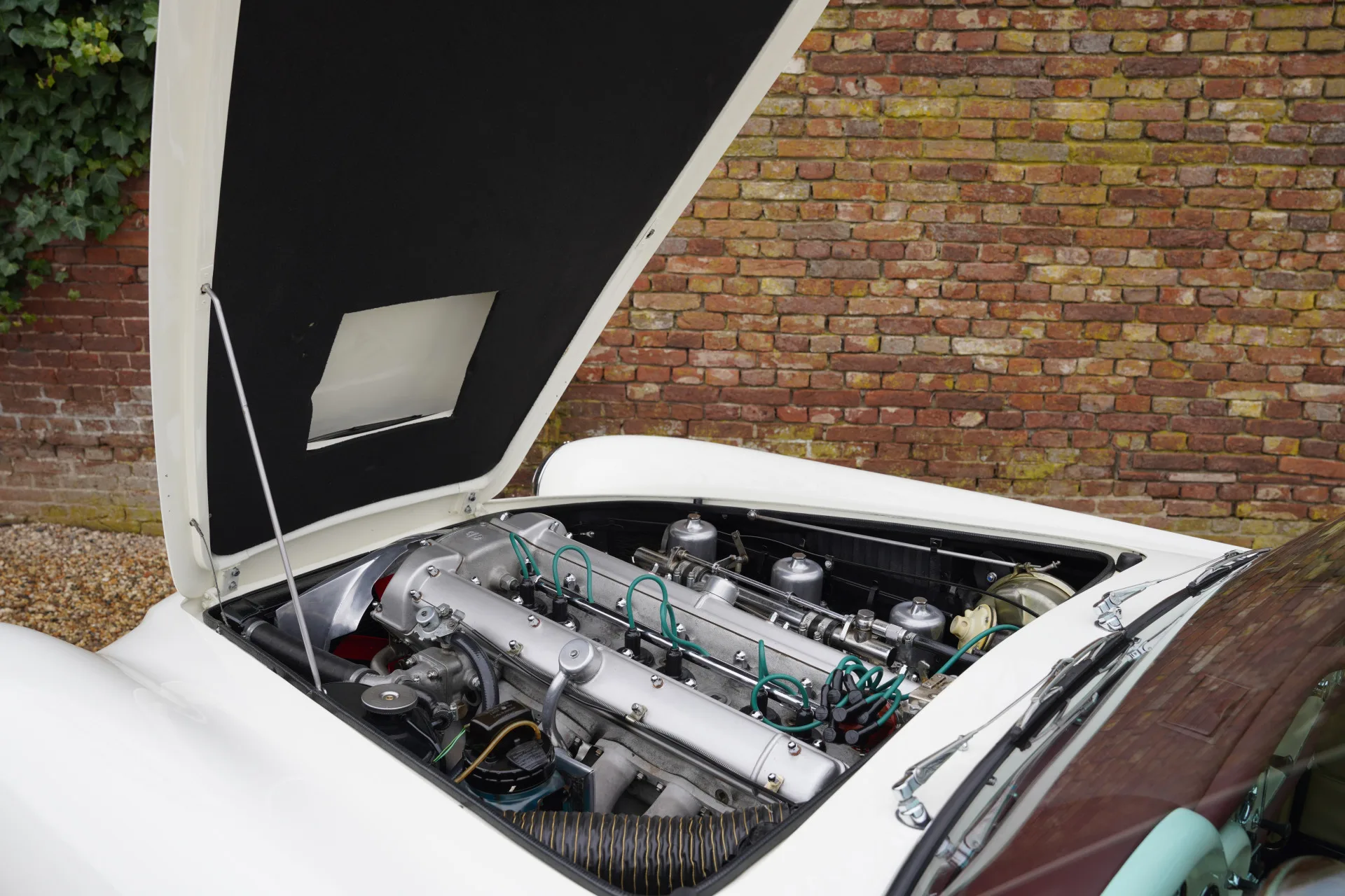 1961 Aston Martin DB4 Series III, 20/30