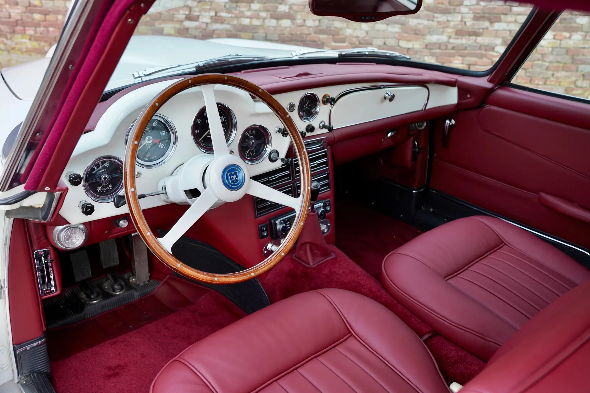 1961 Aston Martin DB4 Series III, 23/30