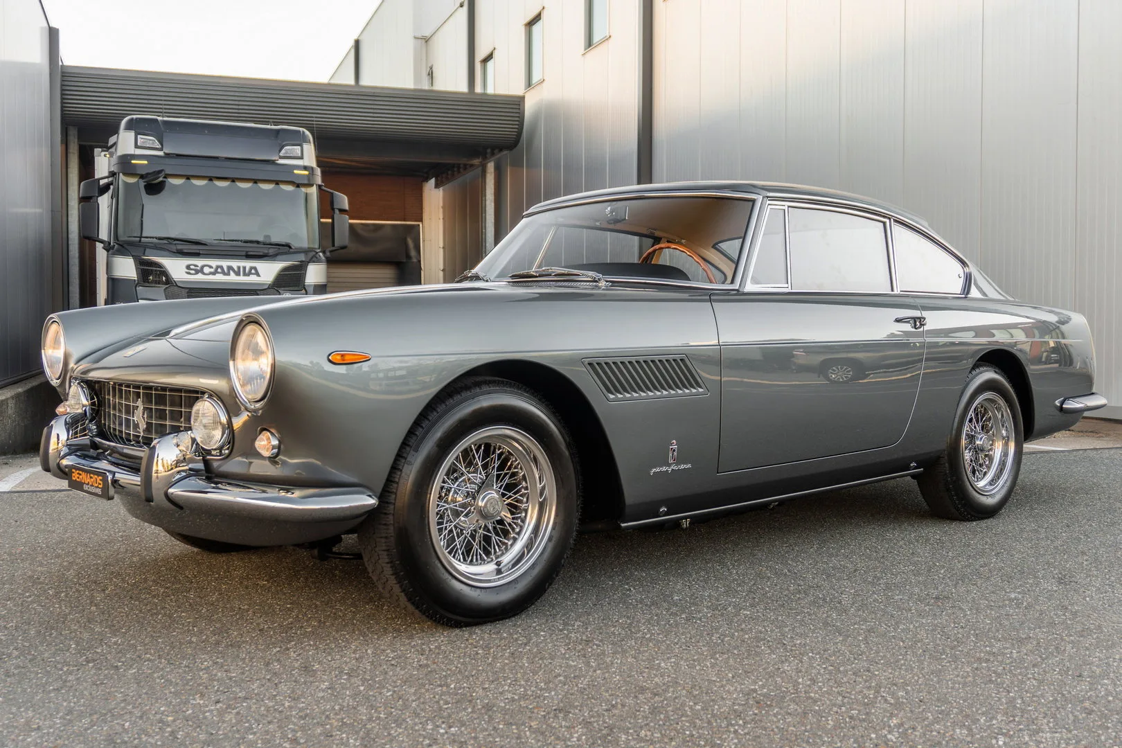 1961 Ferrari 250 GT 2+2 angeboten von einem Supersportwagenhändler in Woerden, Niederlande, Hauptfoto
