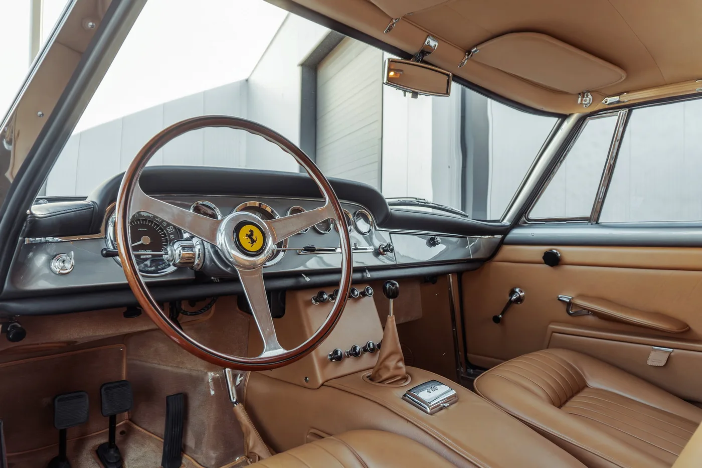 1961 Ferrari 250 GT 2+2 proposée par un spécialiste de la supercar à Woerden, Pays-Bas, photo 3 sur 25