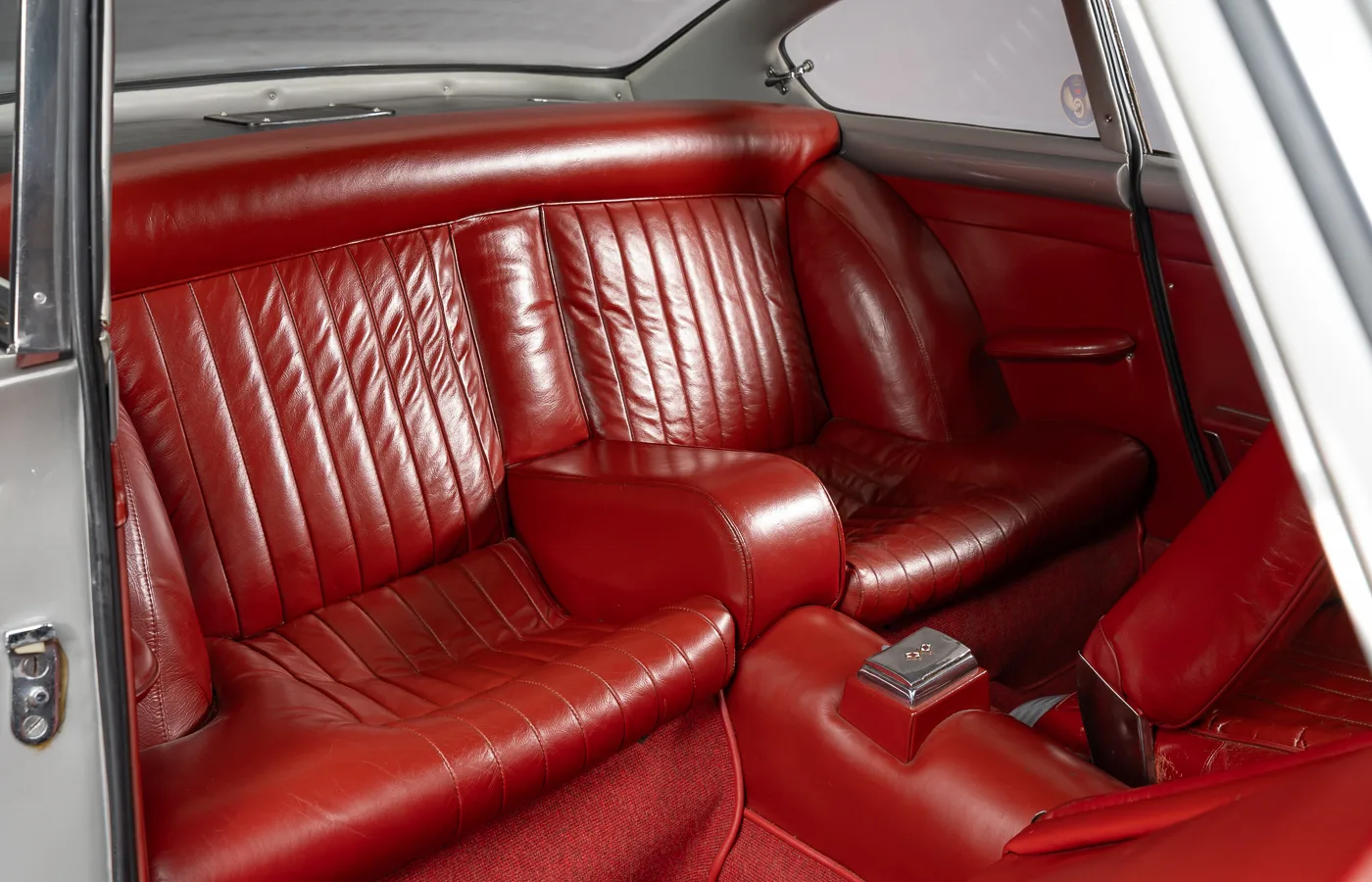 1961 Ferrari 250 GT 2+2 GTE Series II, 24/26