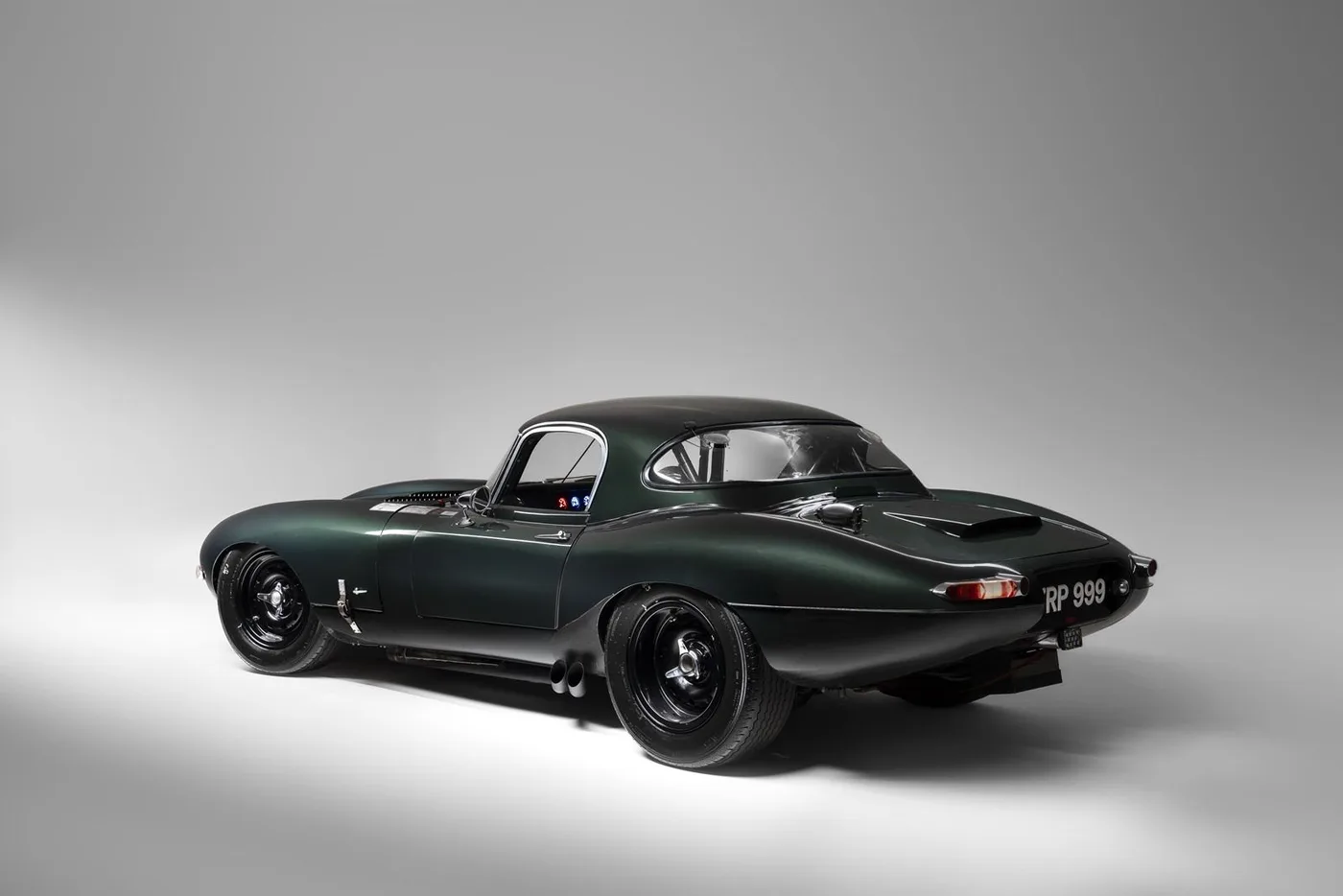 1961 Jaguar E-Type 3.8 Semi-Lightweight Roadster offered by a specialist dealer in Chorleywood, United Kingdom, photo 2 of 15