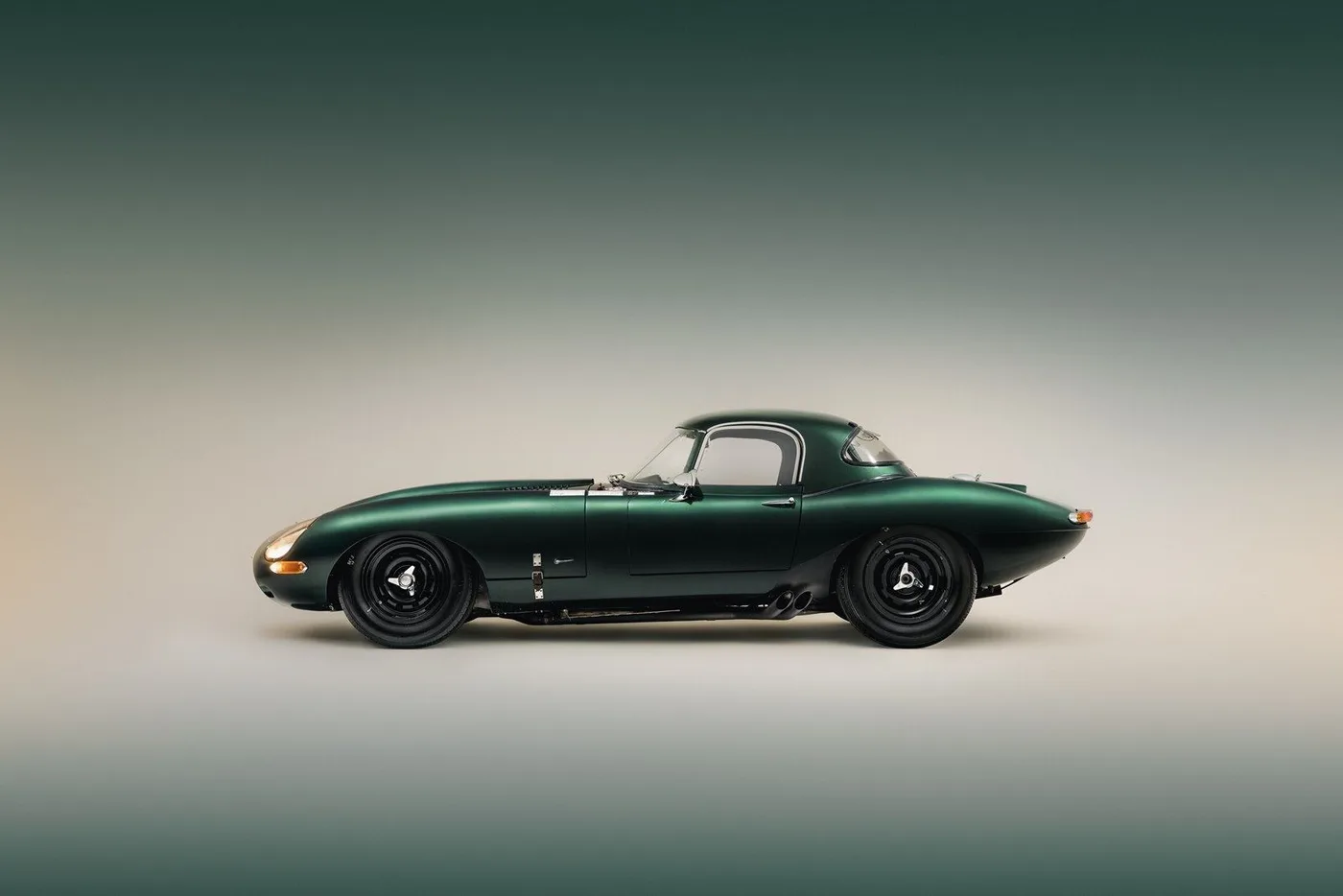 1961 Jaguar E-Type 3.8 Semi-Lightweight Roadster offered by a specialist dealer in Chorleywood, United Kingdom, photo 8 of 15