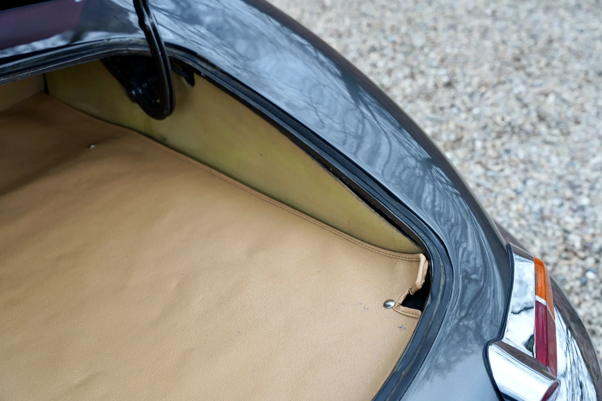 1961 Jaguar E-Type Series 1 3.8 Roadster, 12/30