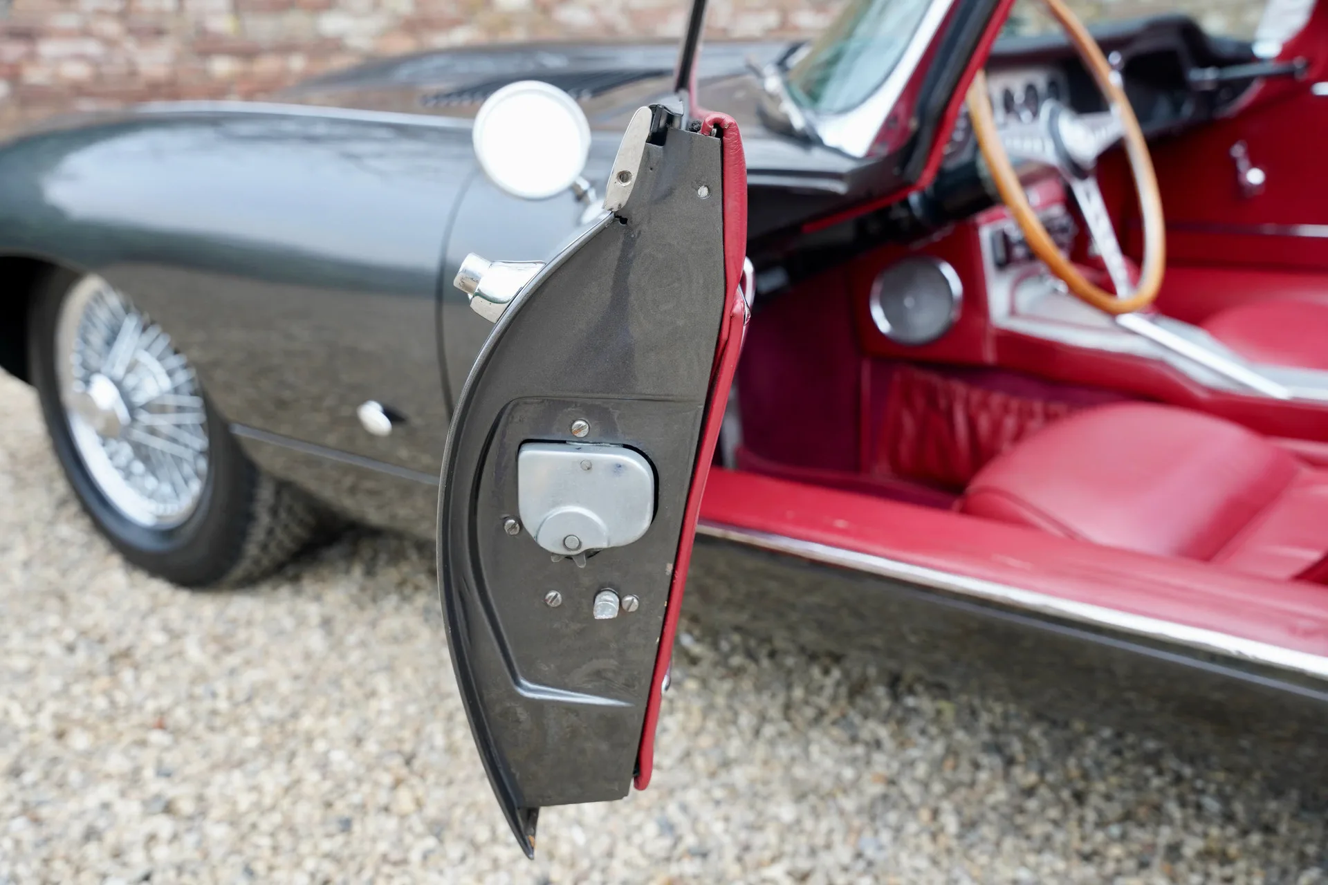 1961 Jaguar E-Type Series 1 3.8 Roadster, 16/30