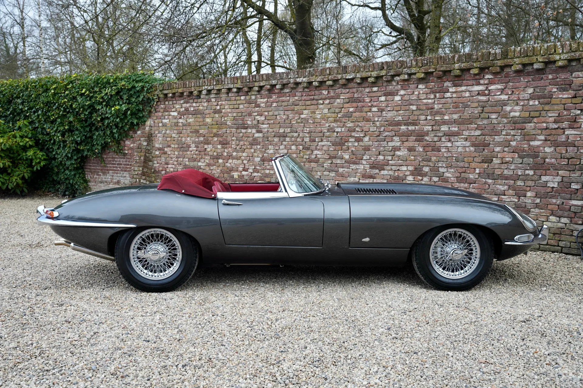 1961 Jaguar E-Type Series 1 3.8 Roadster, 18/30