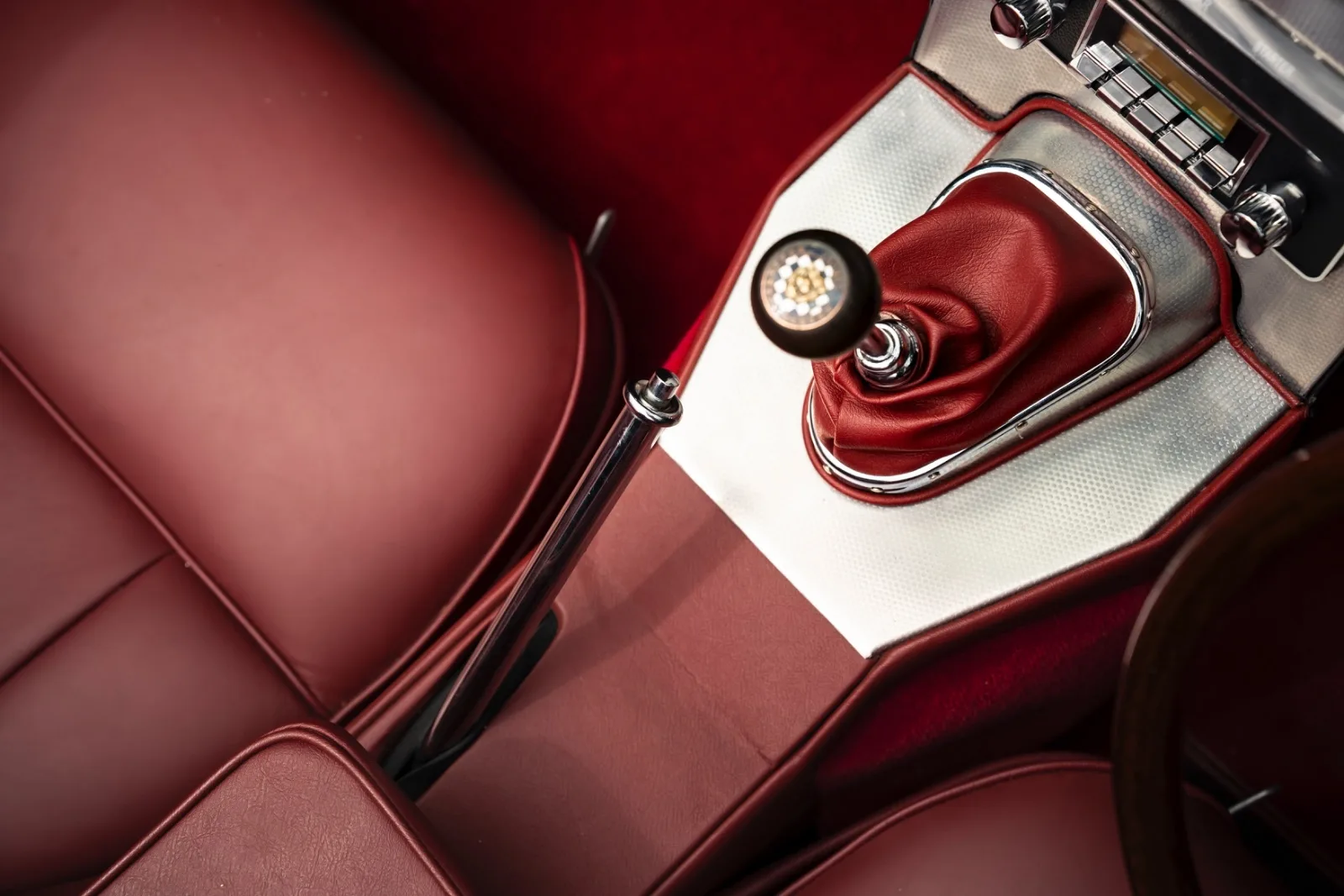 1961 Jaguar E-Type Series 1 3.8 Roadster, 7/30