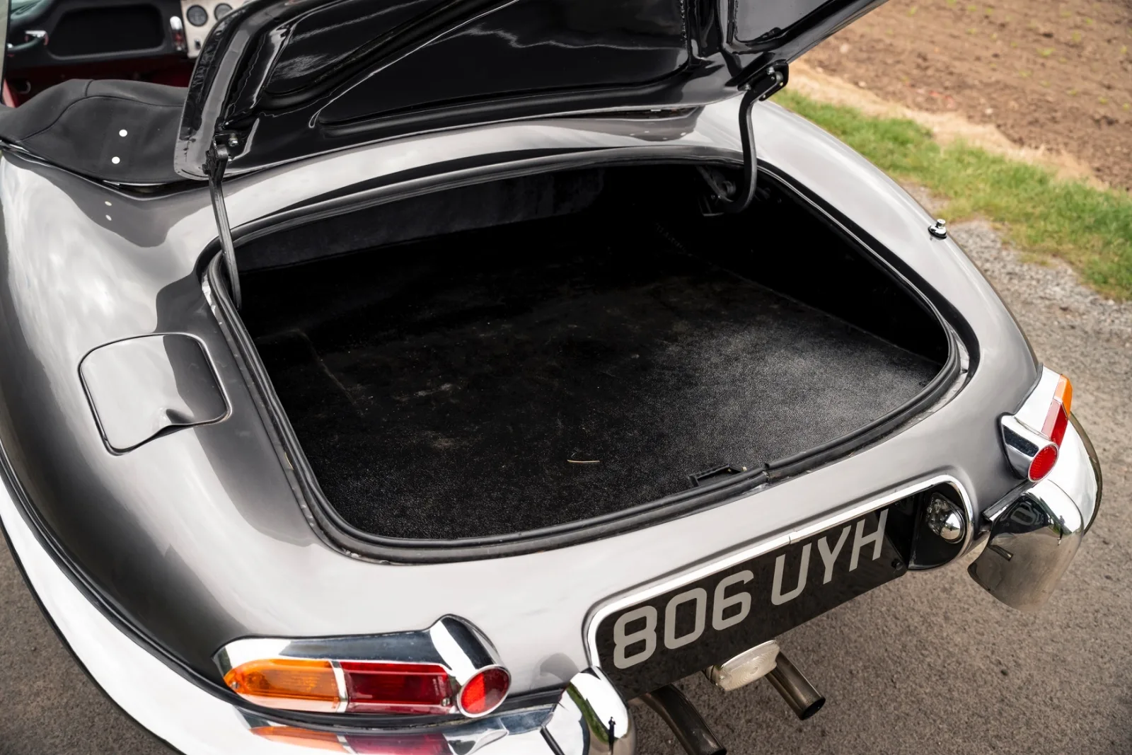 1961 Jaguar E-Type Series 1 3.8 Roadster, 20/30