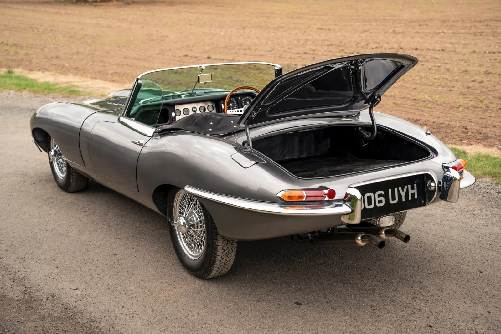 1961 Jaguar E-Type Series 1 3.8 Roadster, 21/30