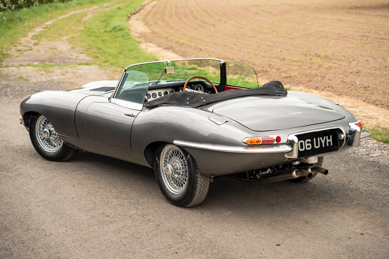 1961 Jaguar E-Type Series 1 3.8 Roadster, 26/30