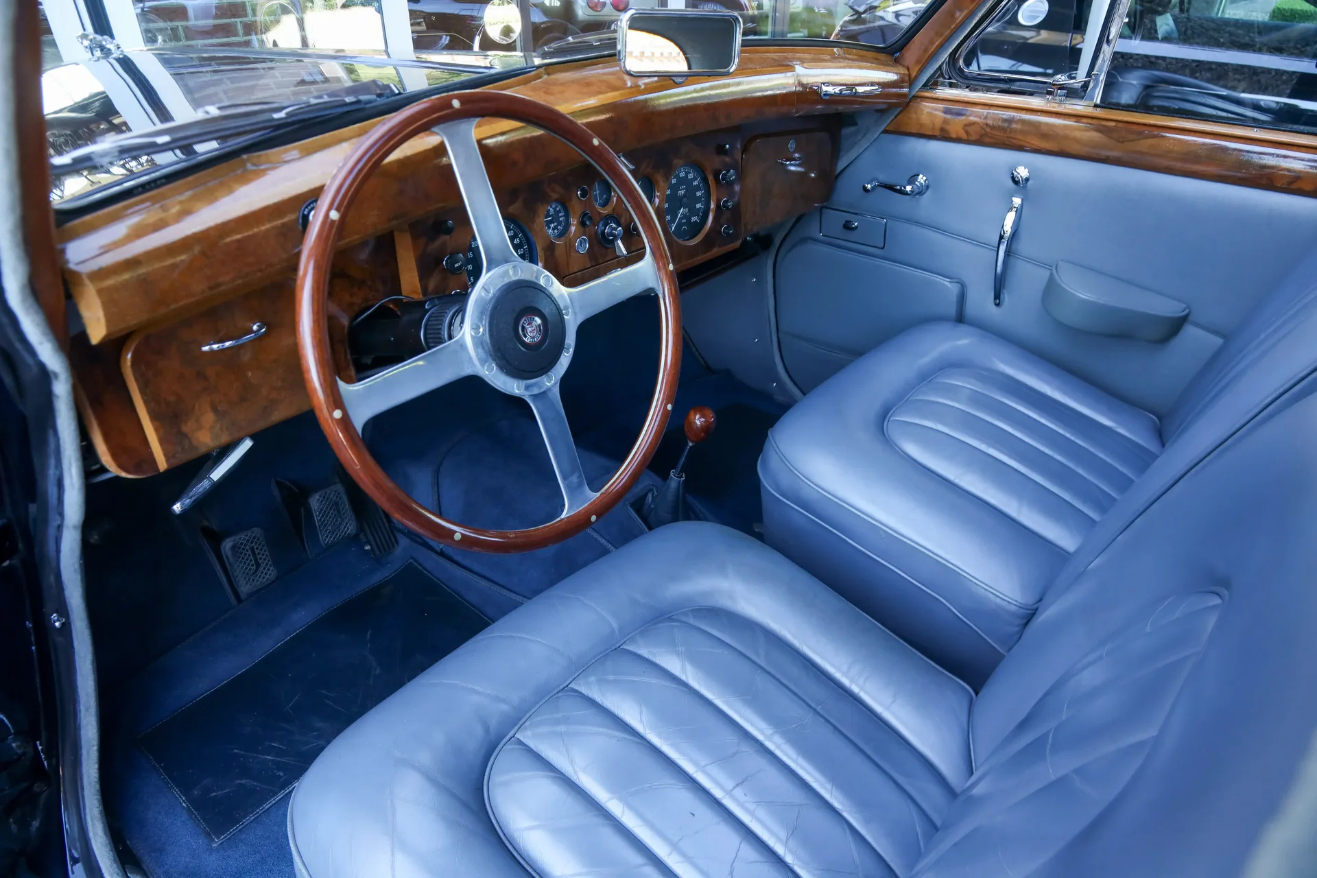 1961 Jaguar Mark IX, 3/30