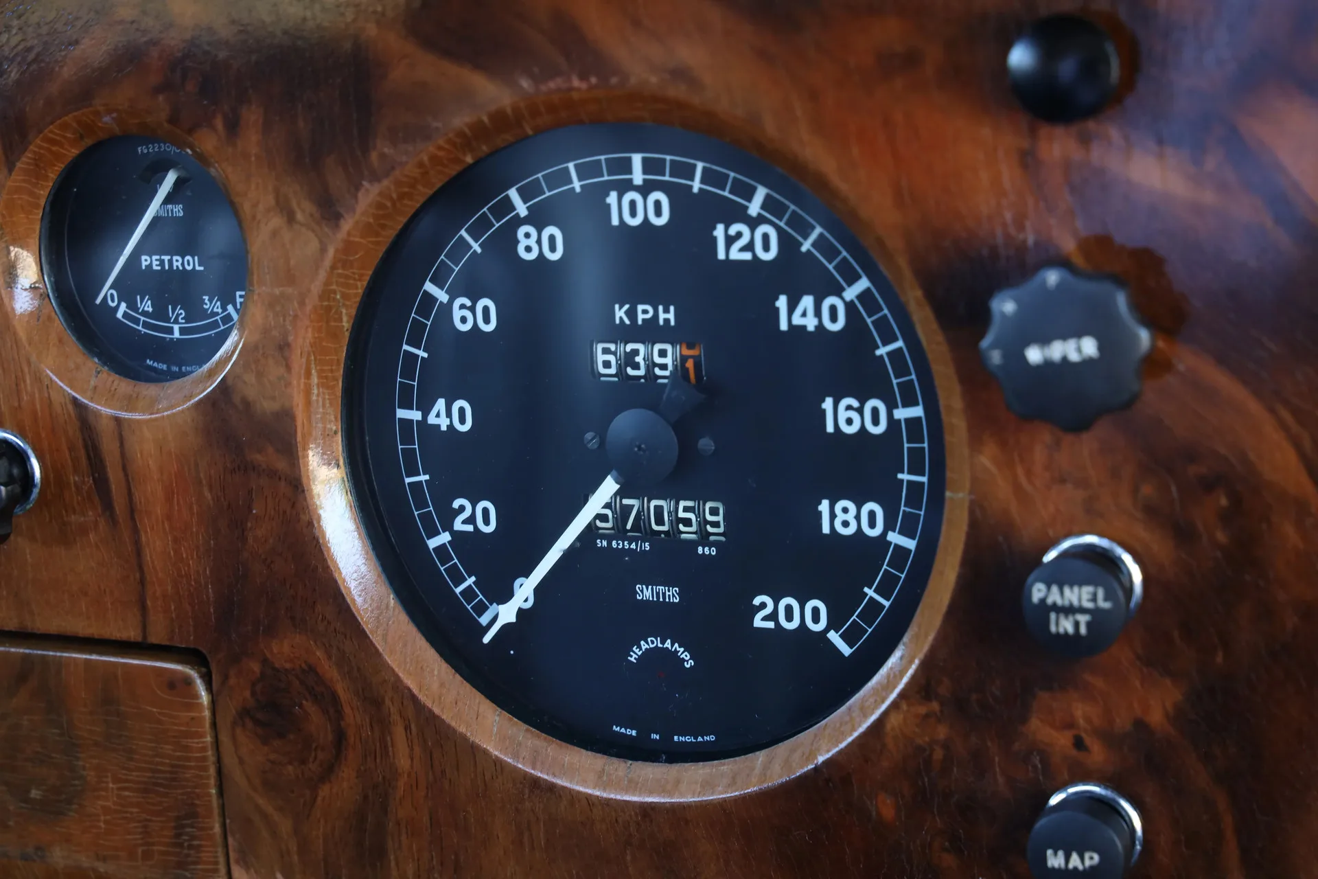 1961 Jaguar Mark IX, 7/30