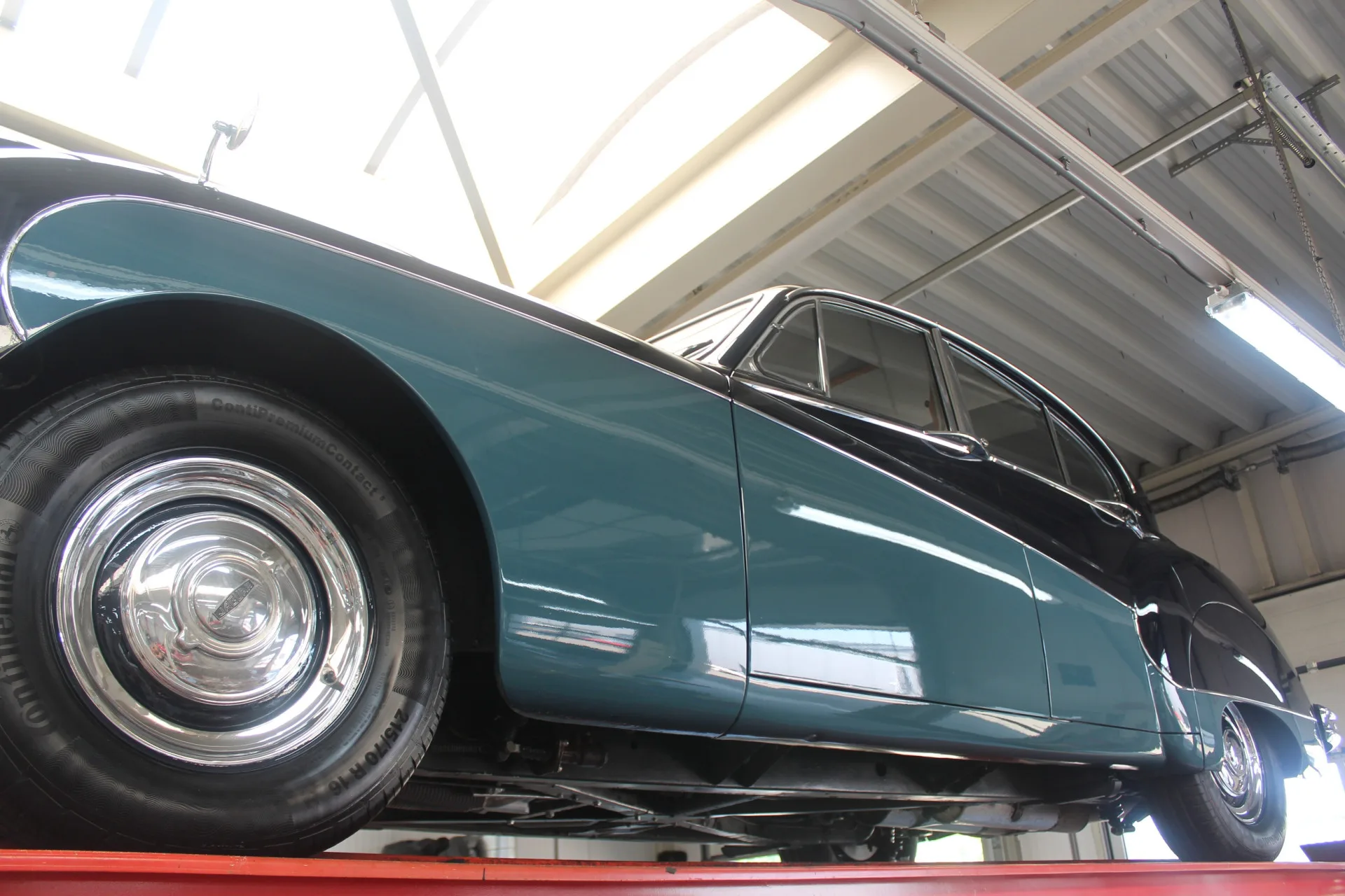 1961 Jaguar Mark IX, 9/30