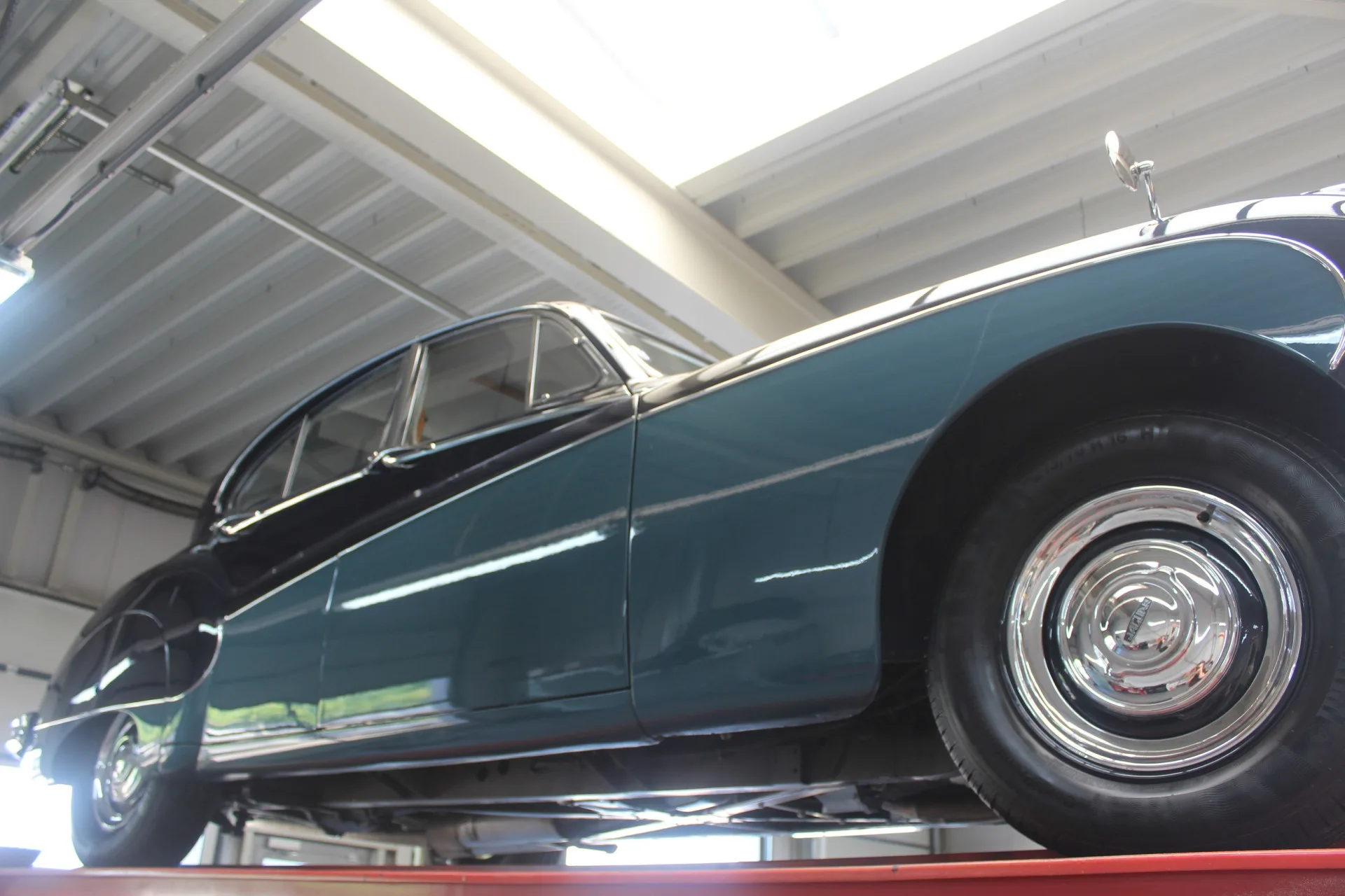 1961 Jaguar Mark IX, 10/30