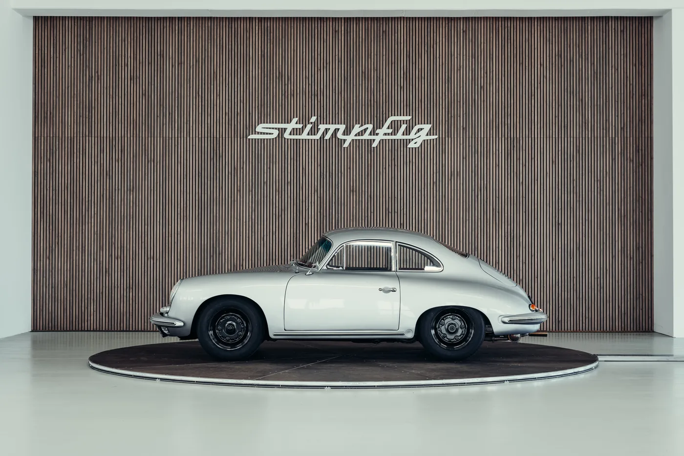 1961 Porsche 356 B 1600 Super angeboten von einem Oldtimerspezialisten in Stuttgart, Deutschland, Foto 2 von 25