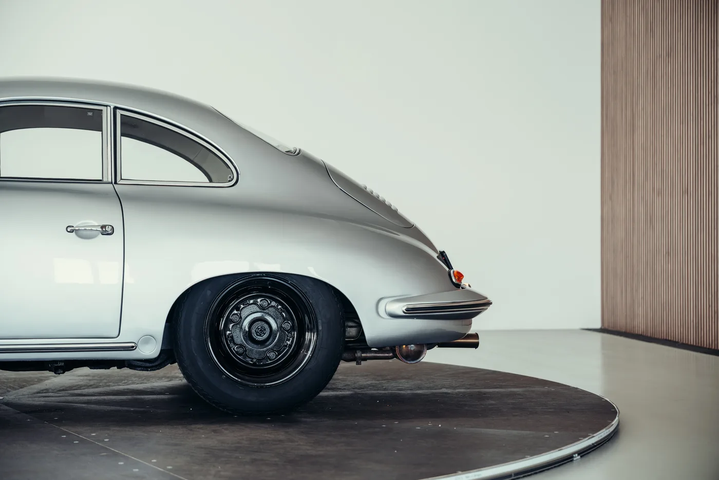 1961 Porsche 356 B 1600 Super angeboten von einem Oldtimerspezialisten in Stuttgart, Deutschland, Foto 13 von 25