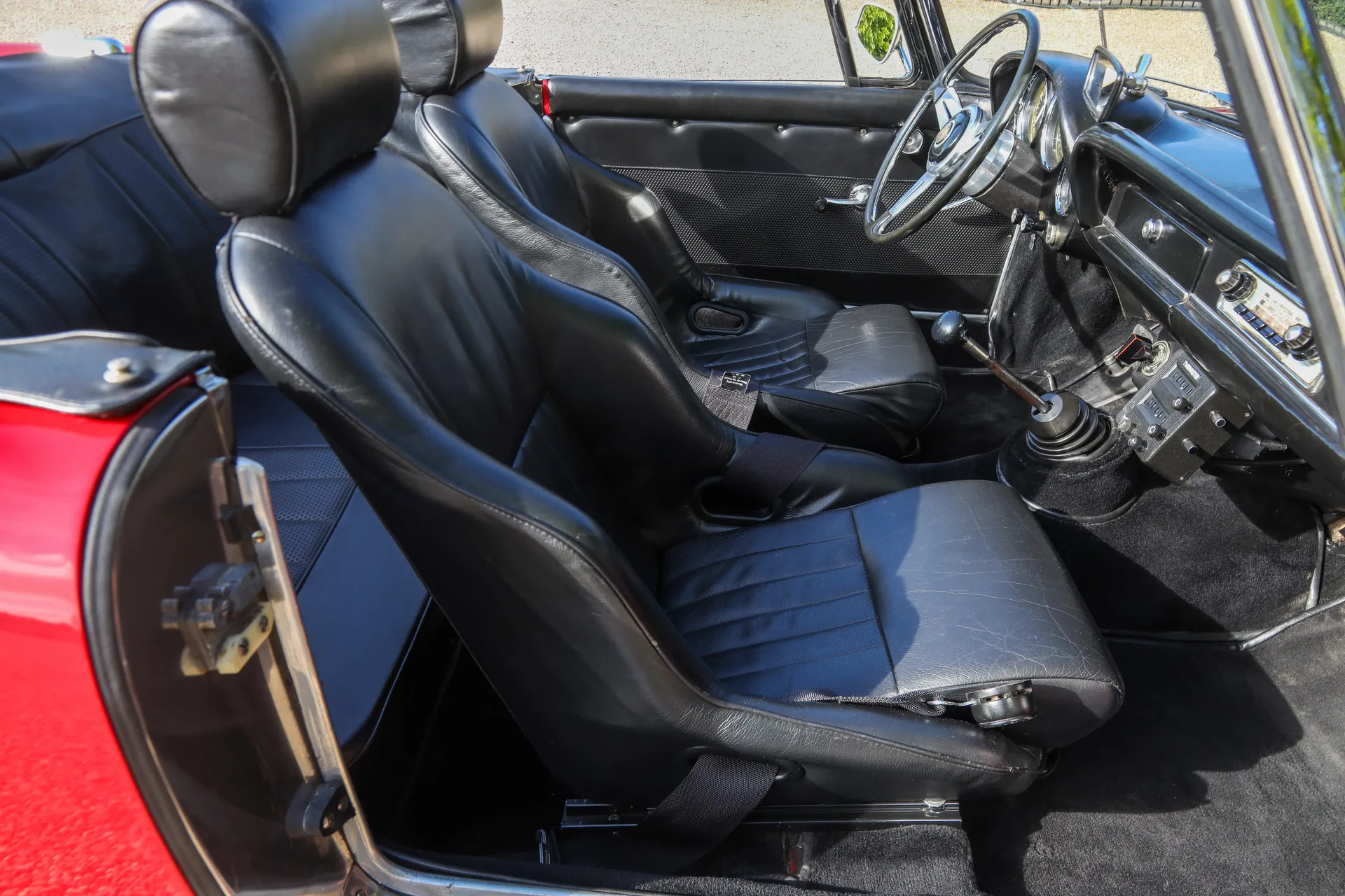 1962 Alfa Romeo 2600 Spider Touring, 11/30
