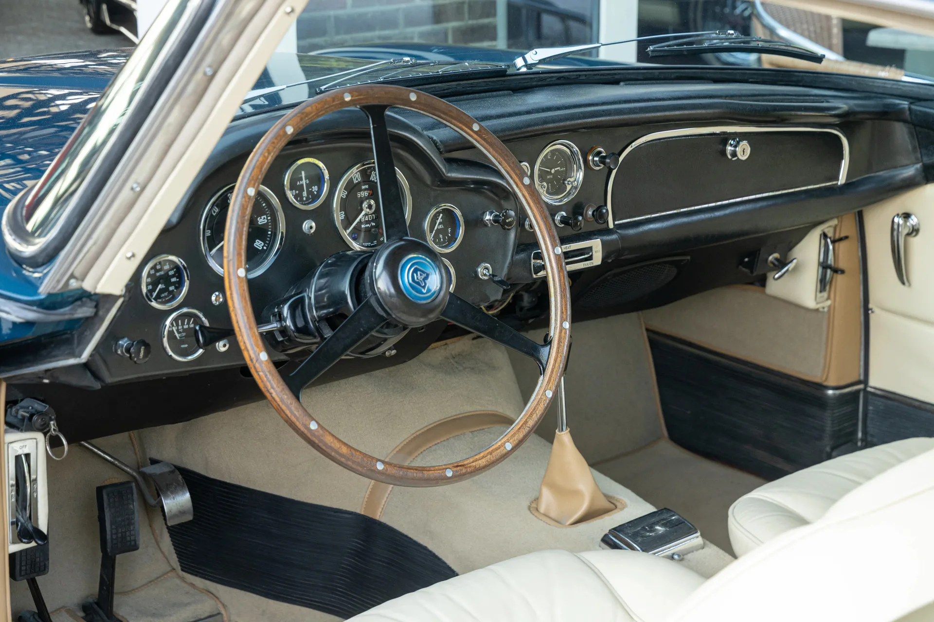1962 Aston Martin DB4 Vantage SS Series IV, 3/30