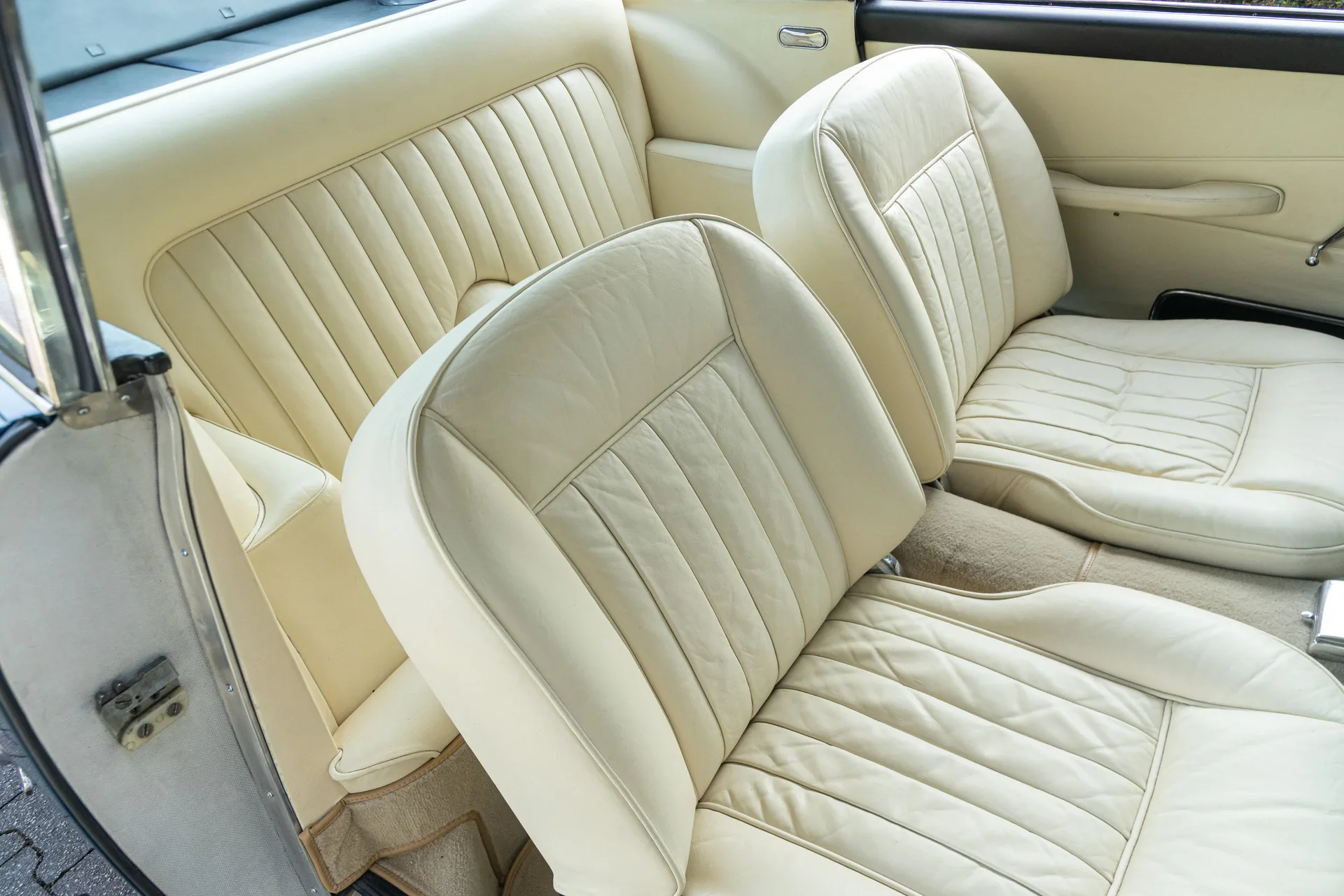 1962 Aston Martin DB4 Vantage SS Series IV, 7/30