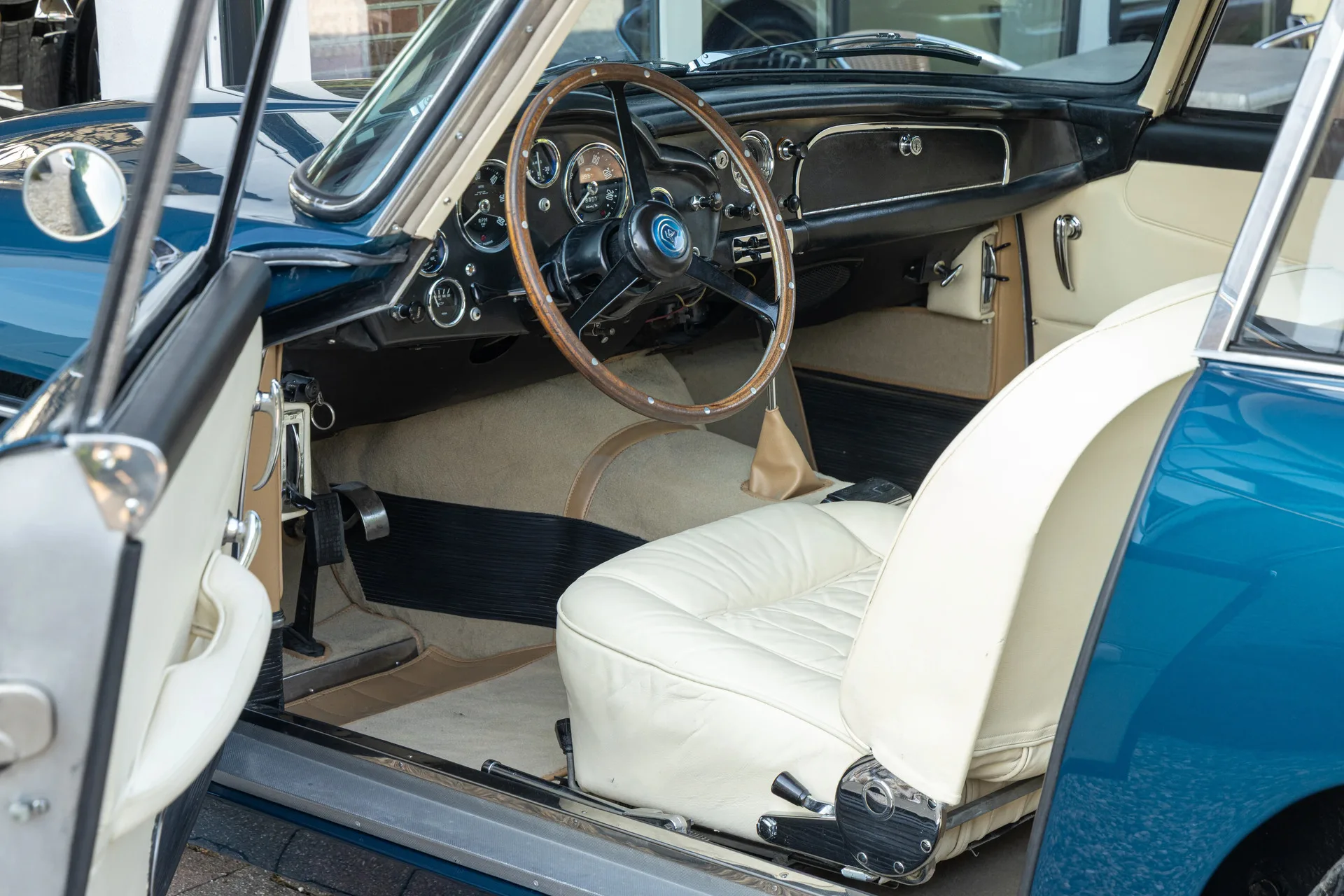 1962 Aston Martin DB4 Vantage SS Series IV, 19/30