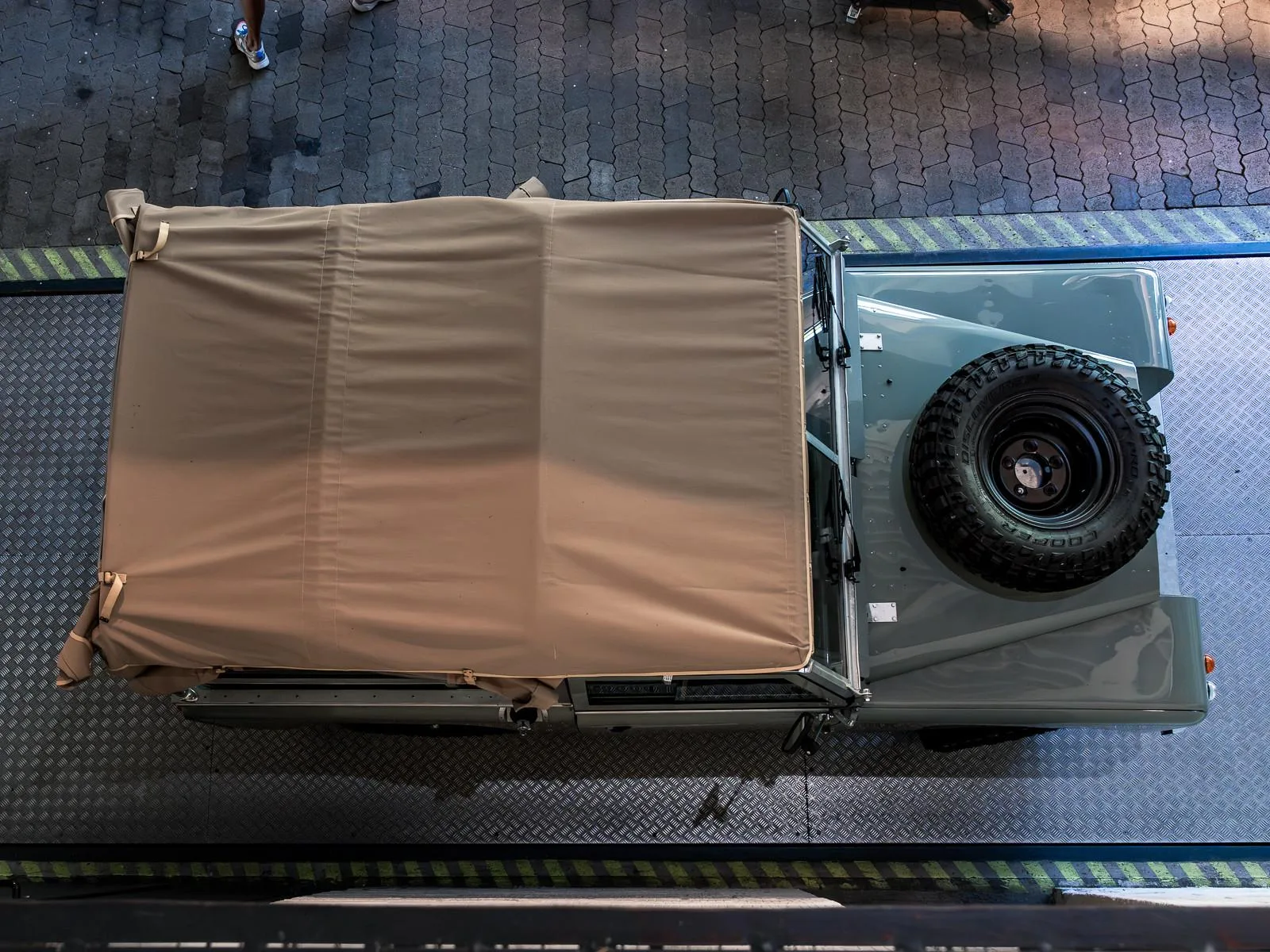 1962 Land Rover Series IIA 88 V8, 3/20