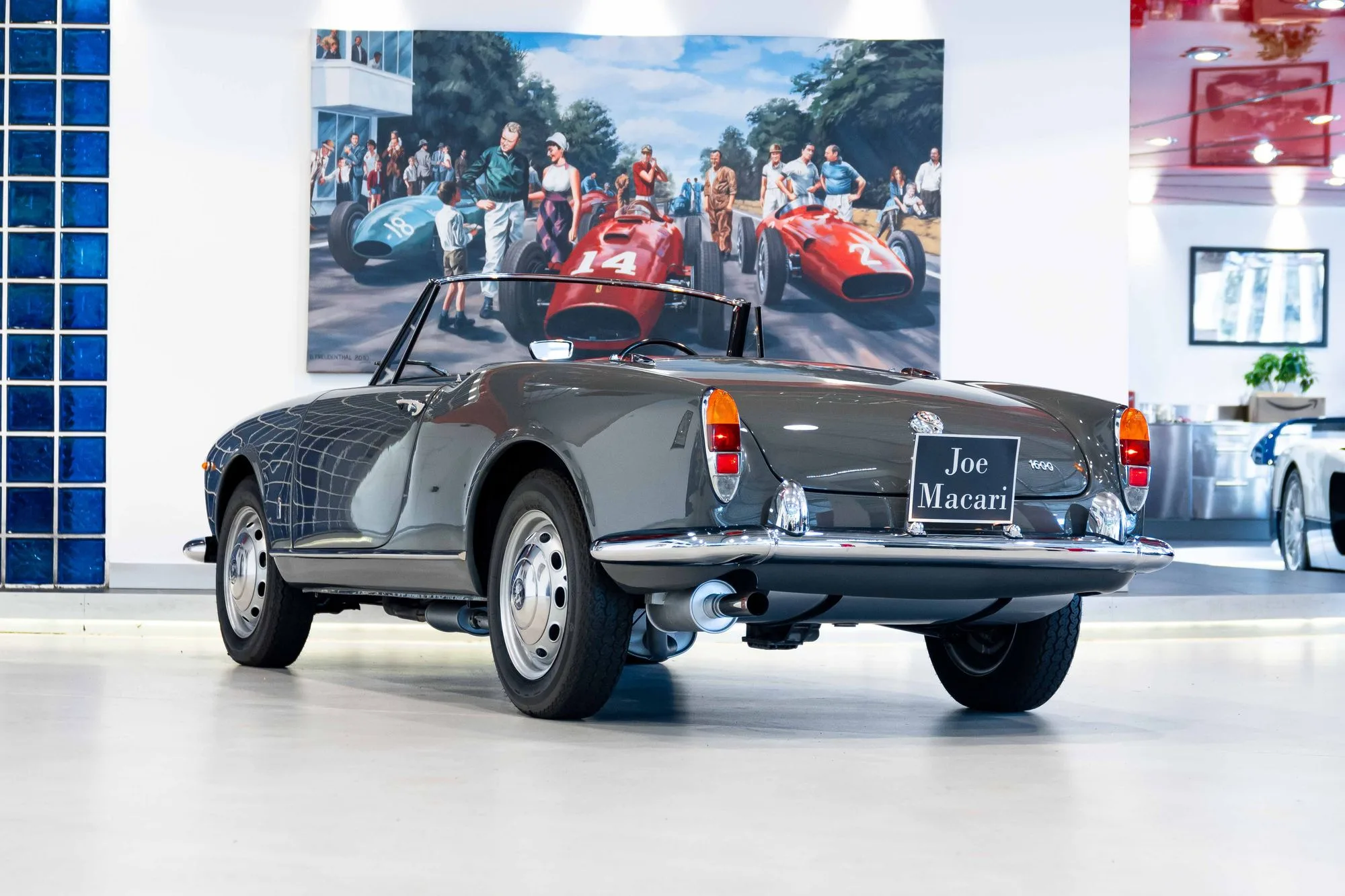 1963 Alfa Romeo Giulia Spider, 7/16