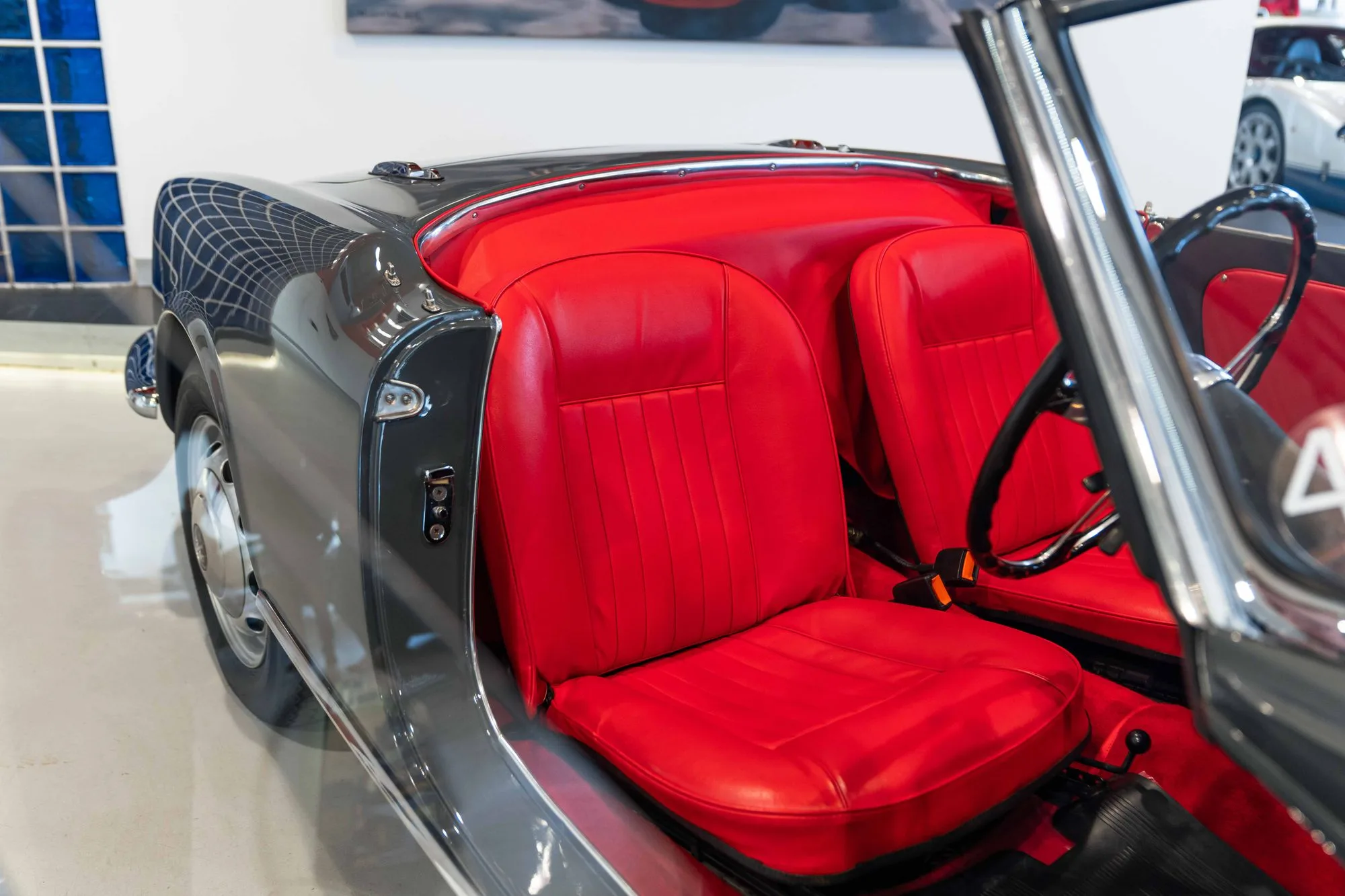 1963 Alfa Romeo Giulia Spider, 8/16