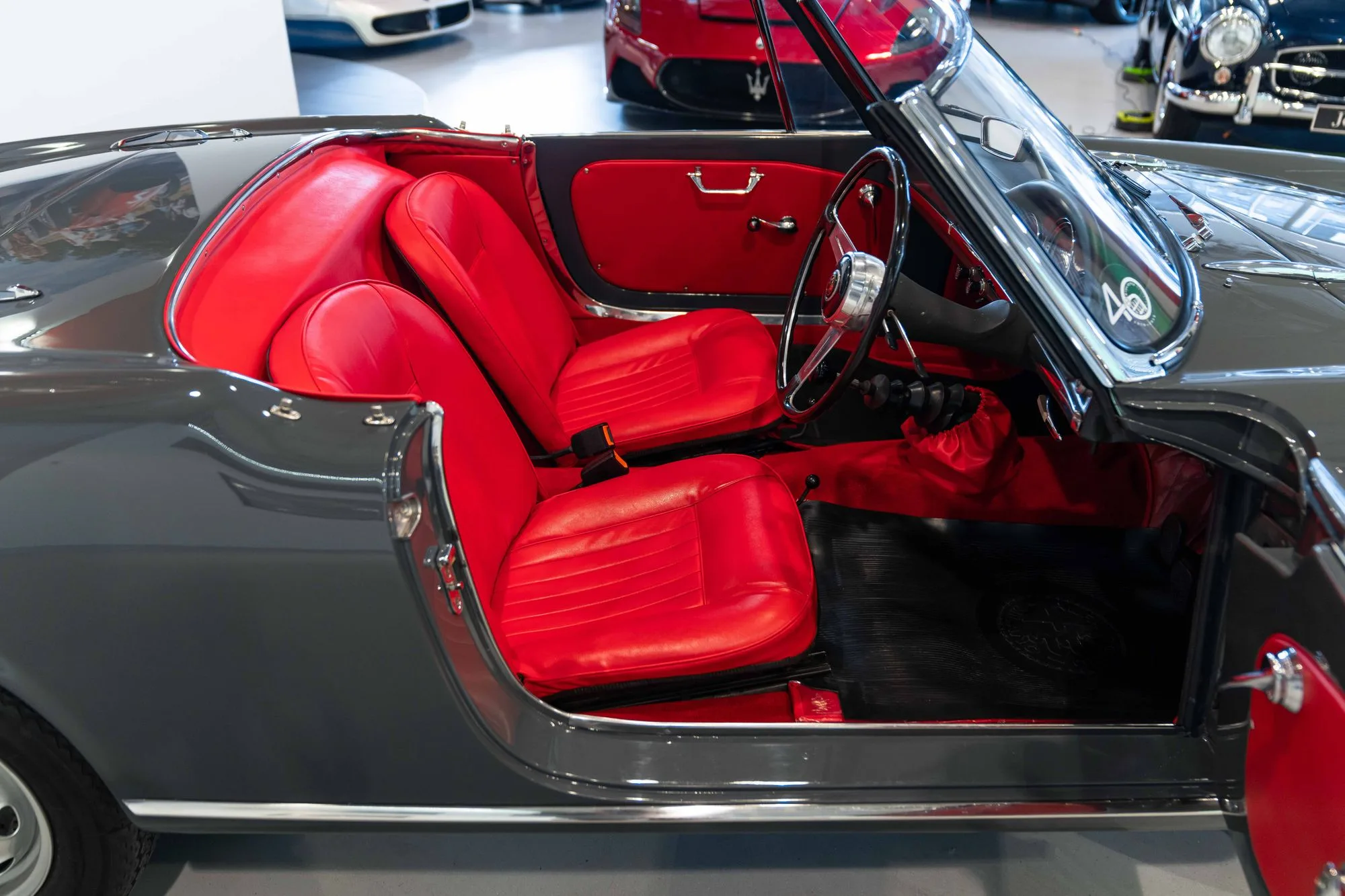 1963 Alfa Romeo Giulia Spider, 9/16