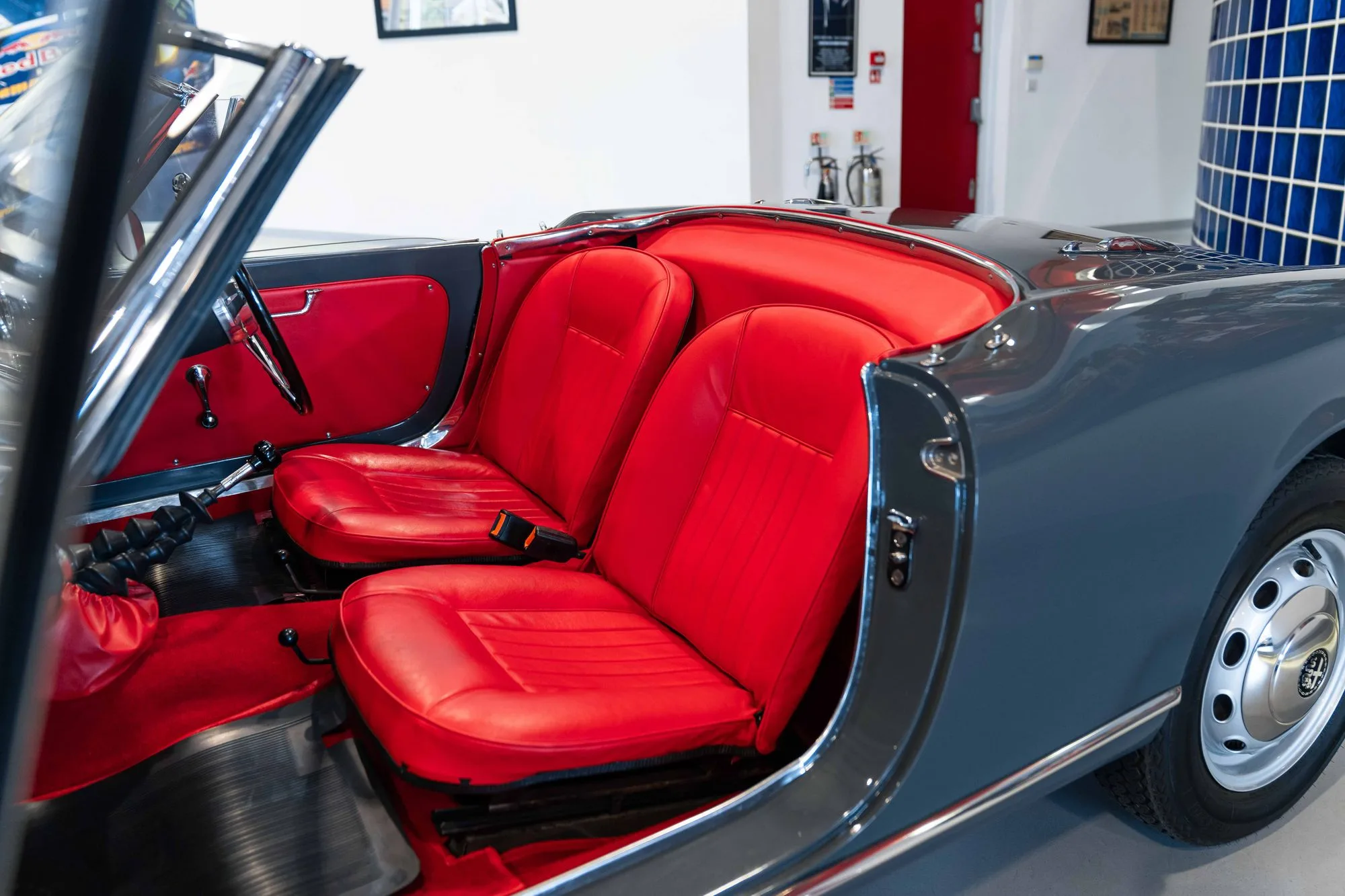 1963 Alfa Romeo Giulia Spider, 10/16