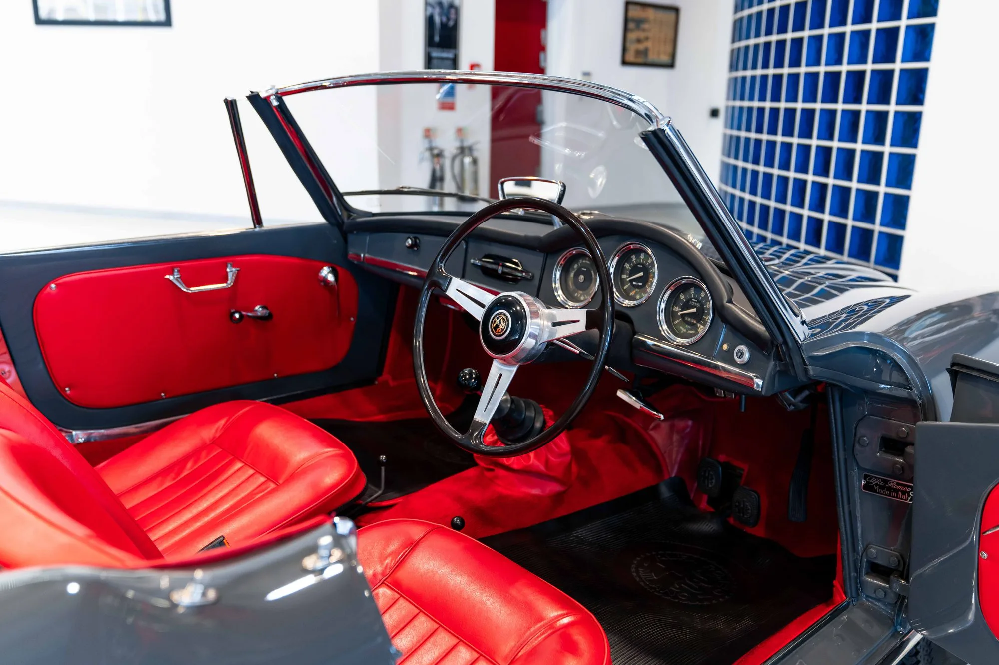 1963 Alfa Romeo Giulia Spider, 11/16