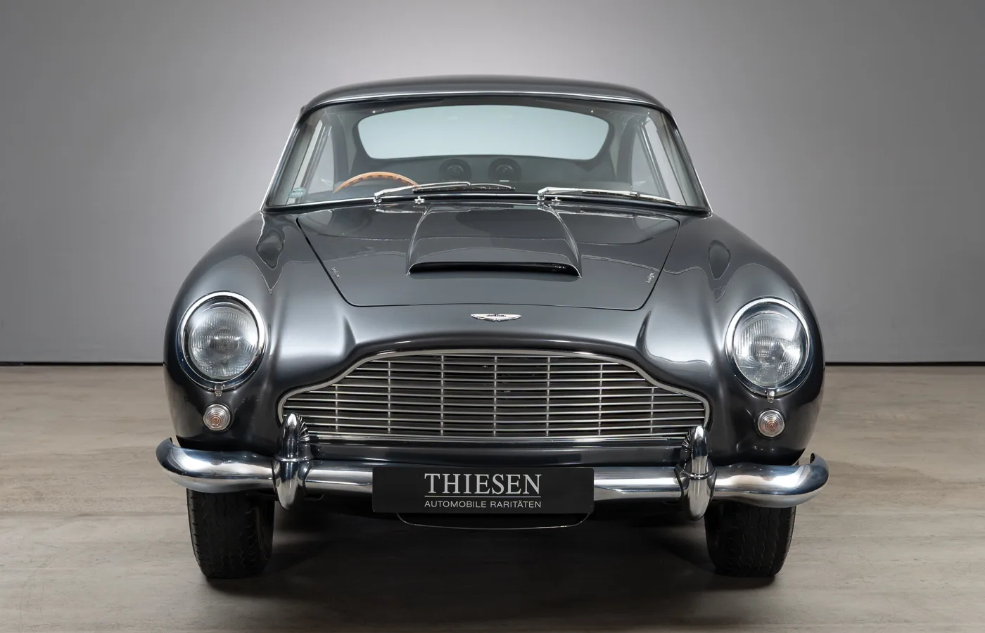1963 Aston Martin DB4 Vantage Series V, 2/30