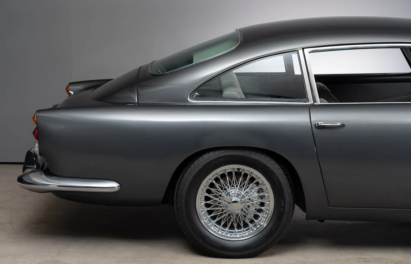 1963 Aston Martin DB4 Vantage Series V, 6/30