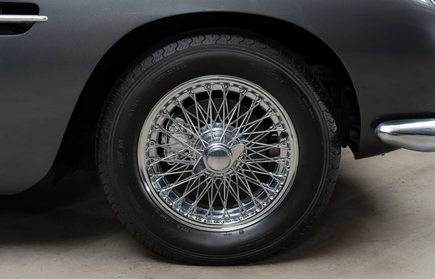 1963 Aston Martin DB4 Vantage Series V, 9/30