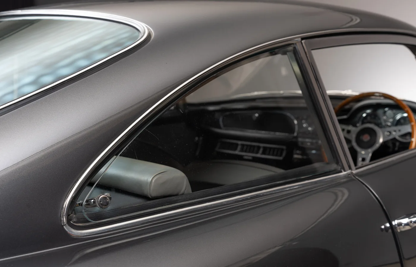 1963 Aston Martin DB4 Vantage Series V, 21/30