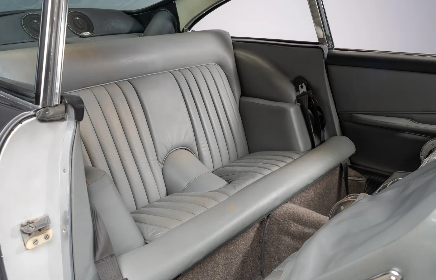 1963 Aston Martin DB4 Vantage Series V, 27/30