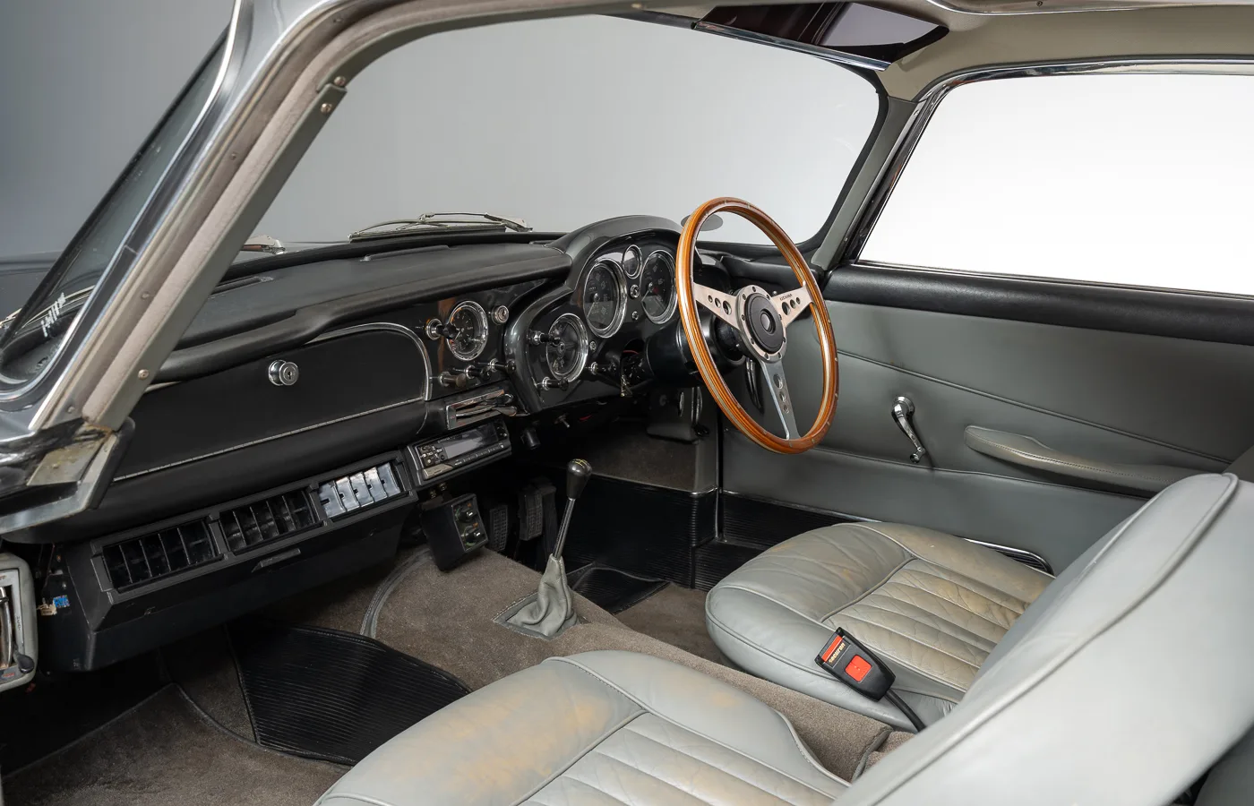 1963 Aston Martin DB4 Vantage Series V, 30/30